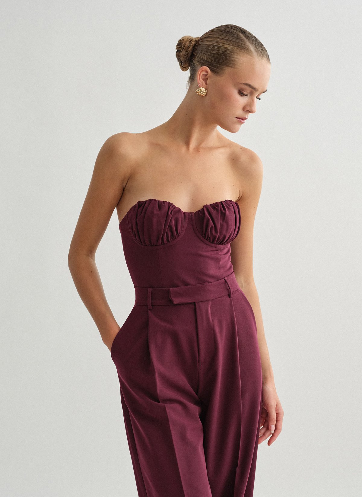 Υφασμάτινο κορσέ τοπ με λεπτομέρεια σούρες