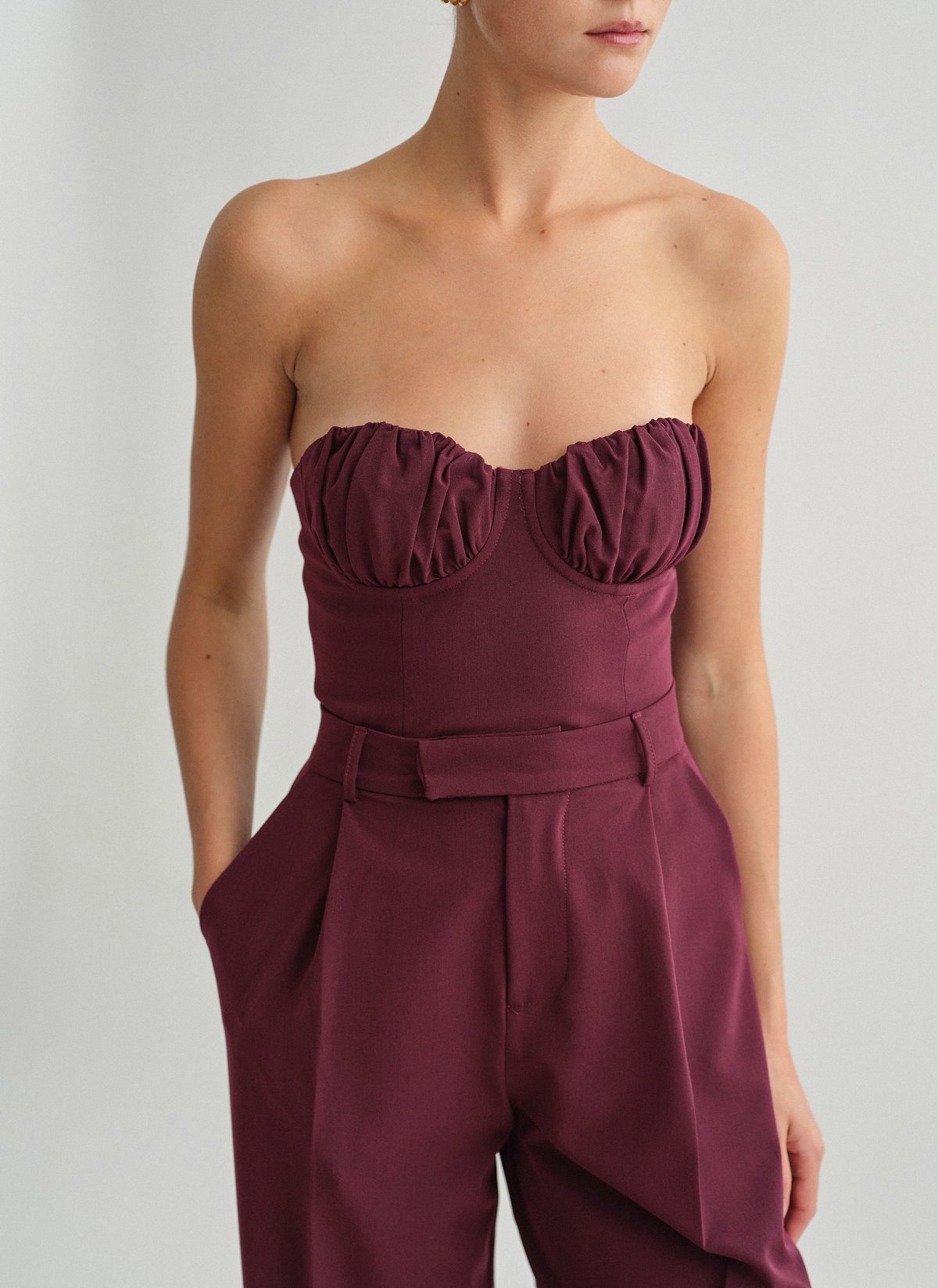 Υφασμάτινο κορσέ τοπ με λεπτομέρεια σούρες