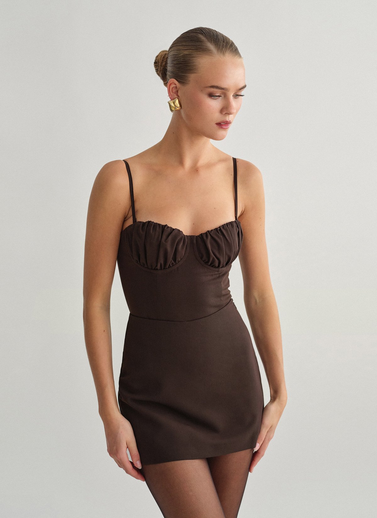 Υφασμάτινο κορσέ τοπ με λεπτομέρεια σούρες