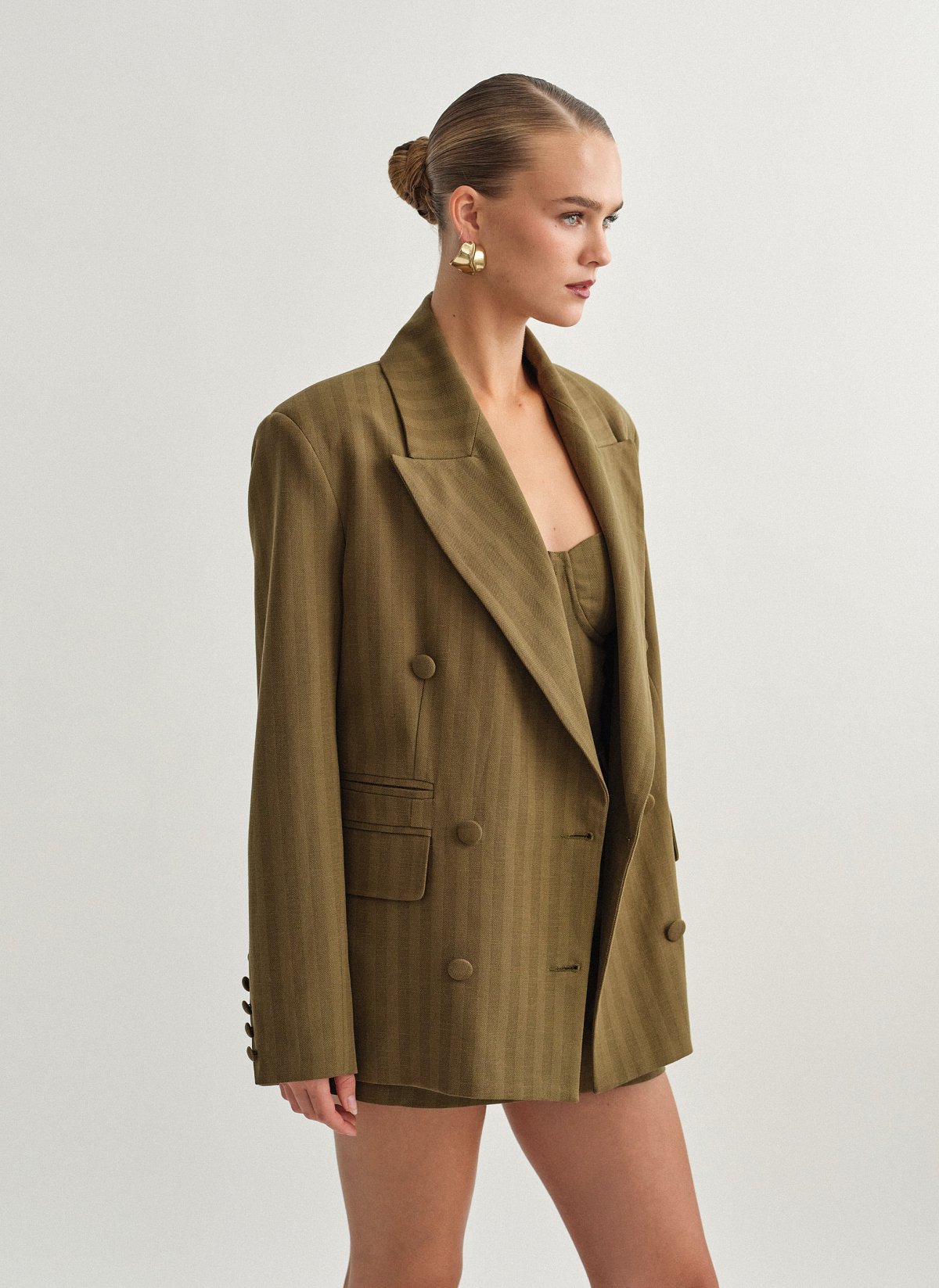 Oversized double-breasted blazer with stripes-28