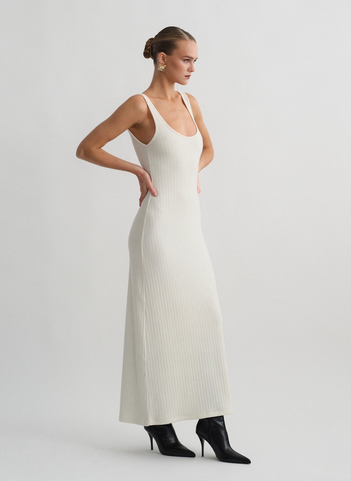 Αμάνικο πλεκτό μακρύ φόρεμα-2