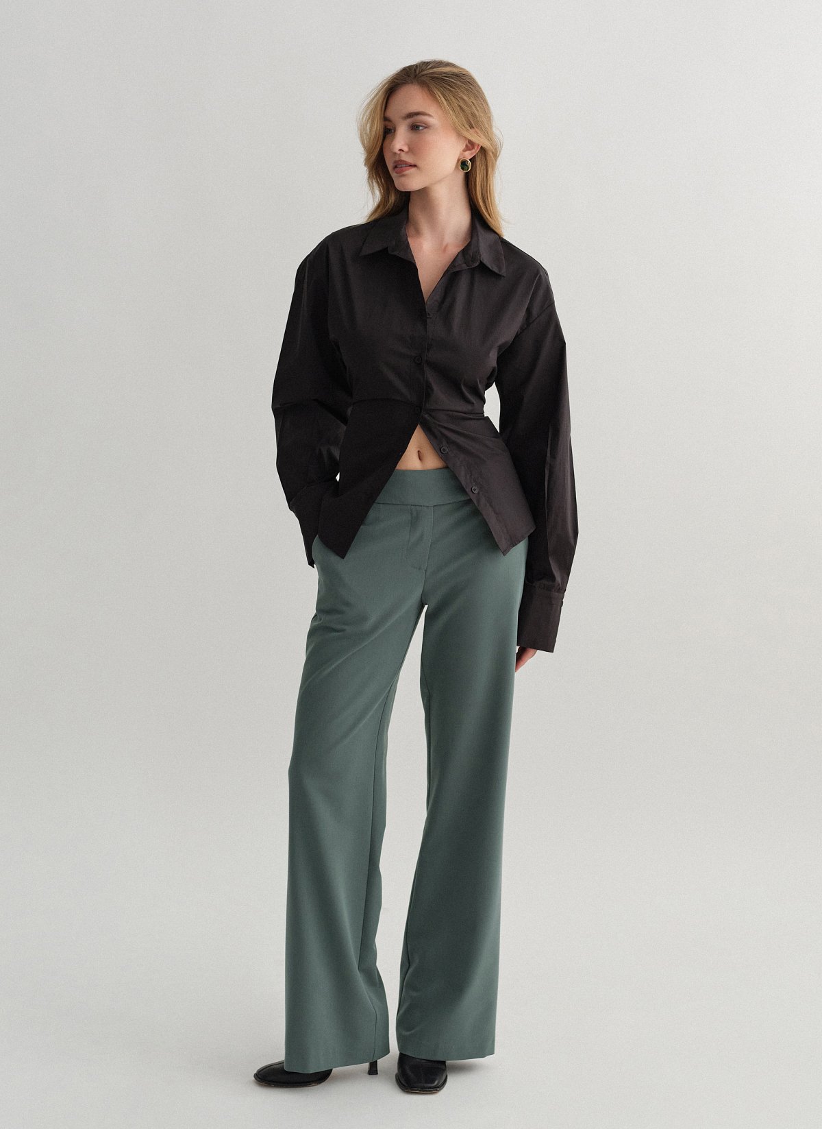Mid-rise textured trousers-15