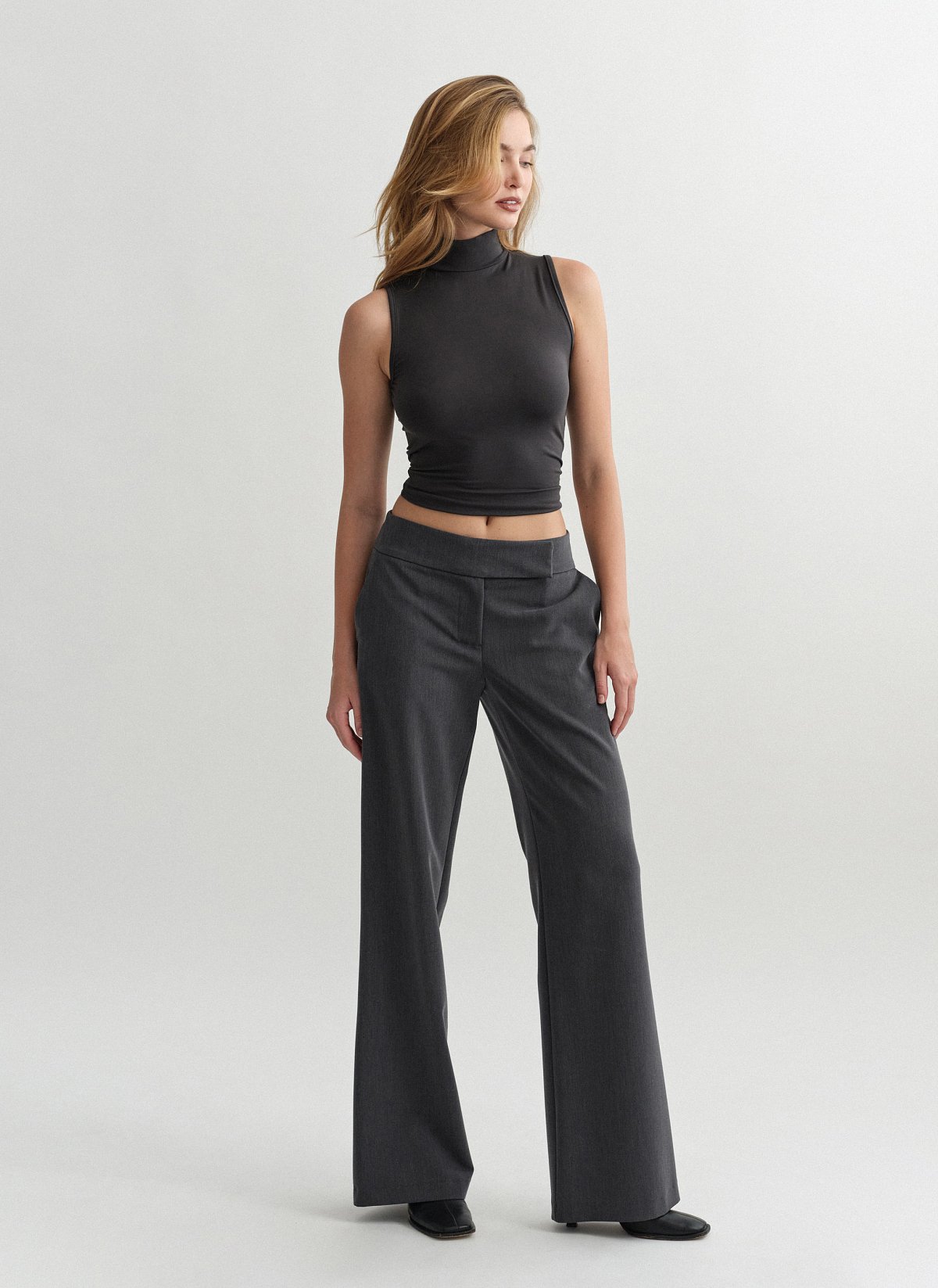 Mid-rise textured trousers-10