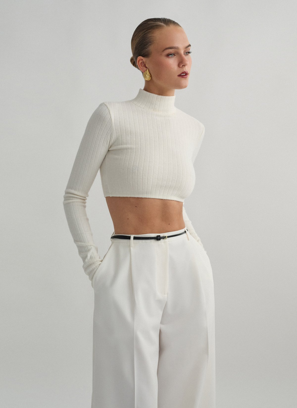 Ribbed knit turtleneck crop top-3
