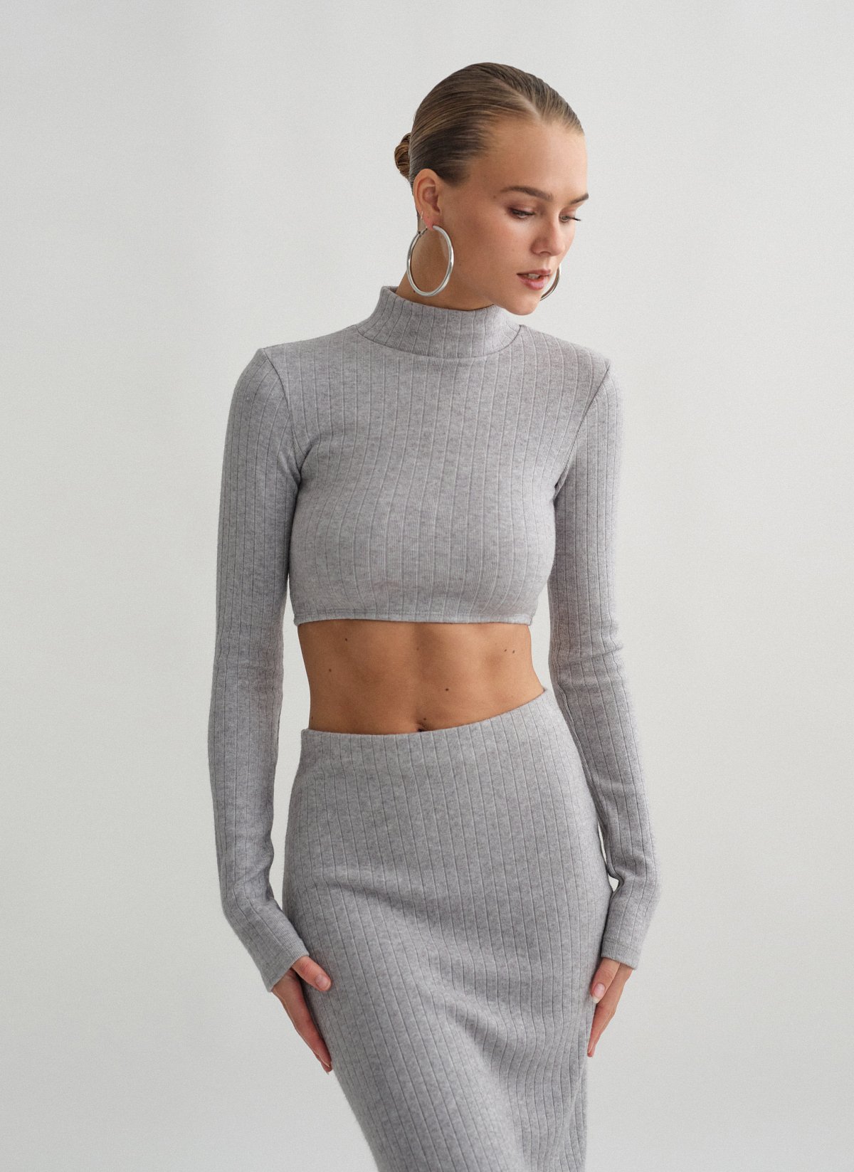 Ribbed knit turtleneck crop top-8
