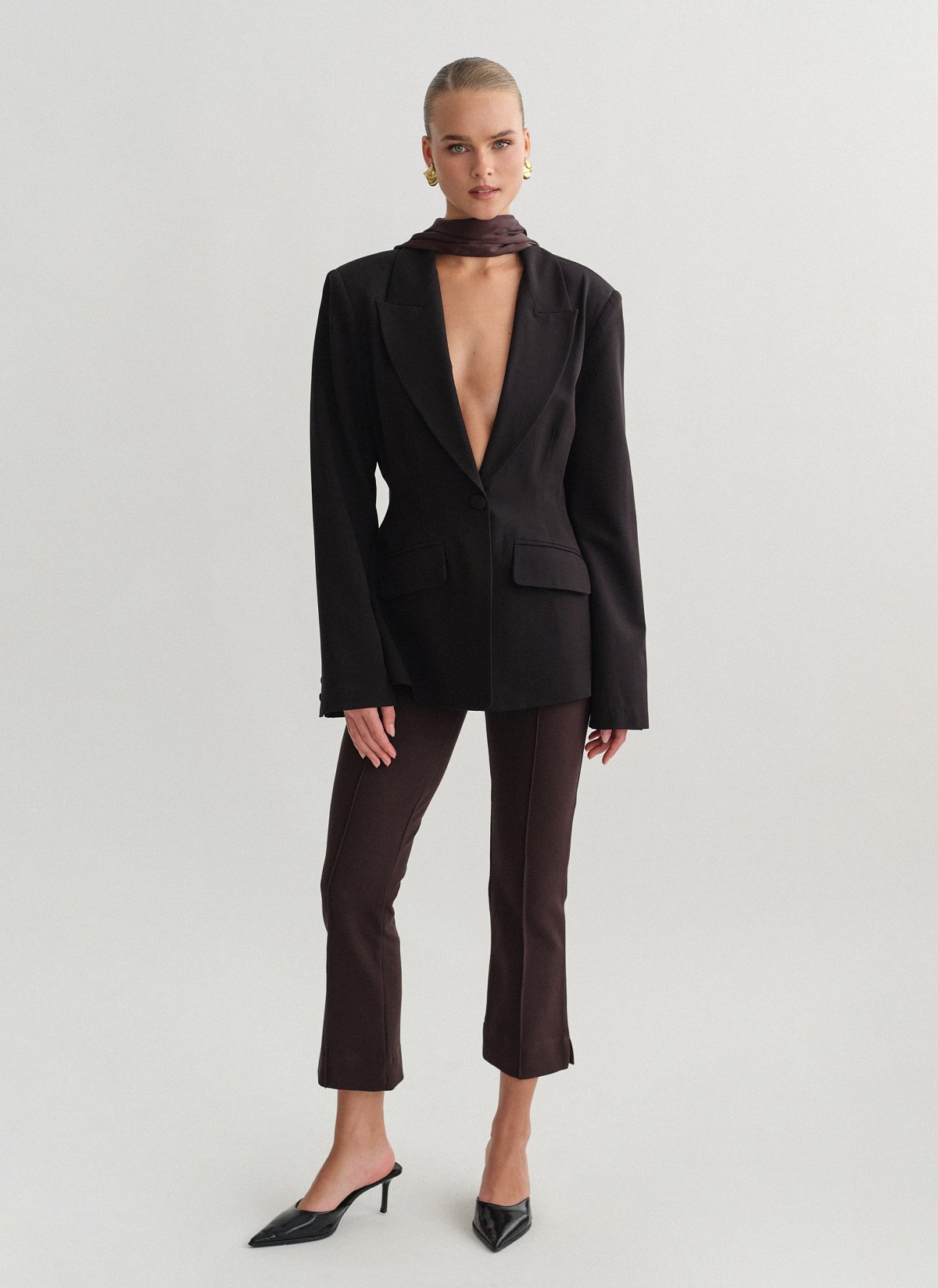 Capri trousers with slit-8