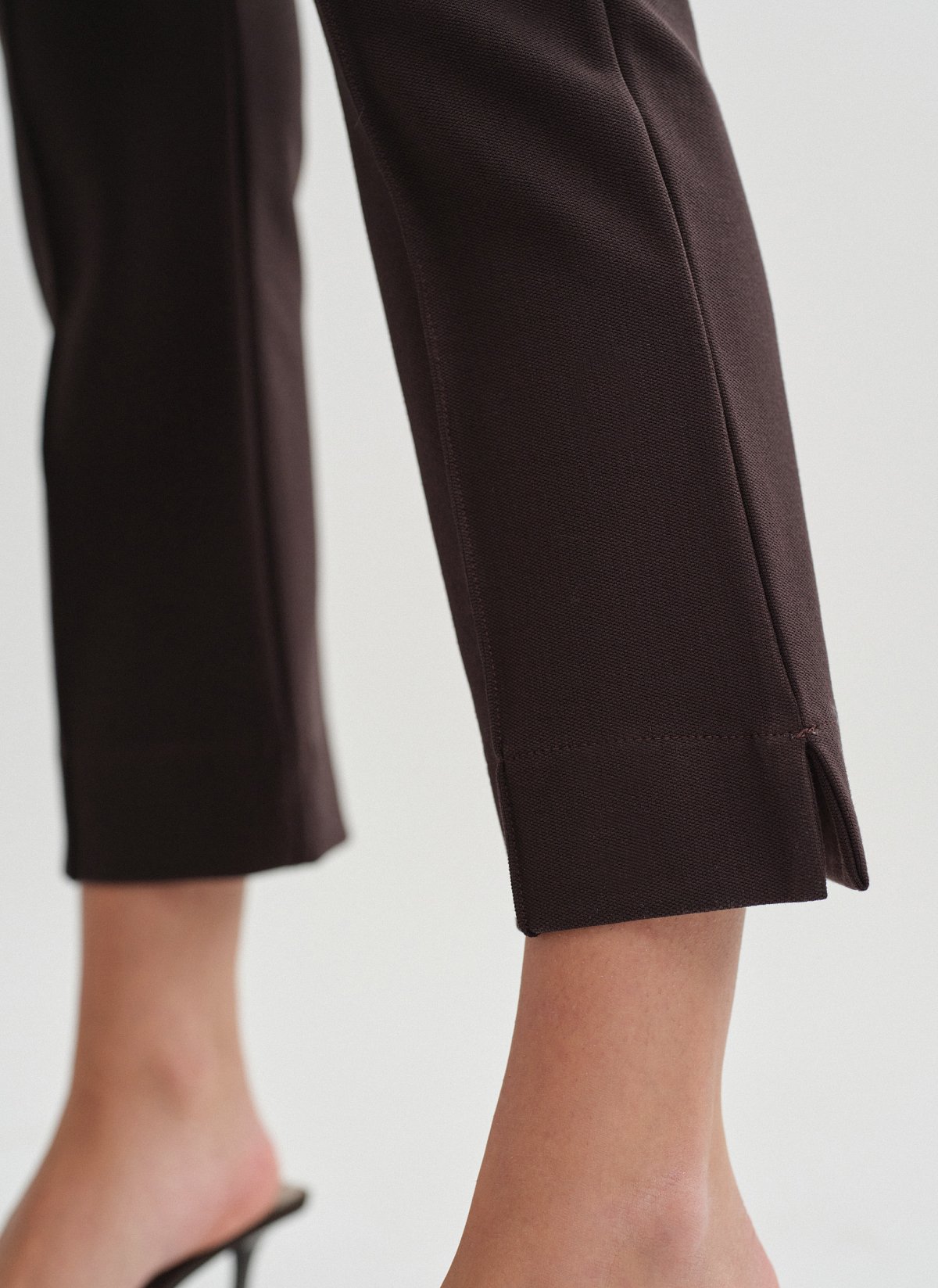 Capri trousers with slit-11