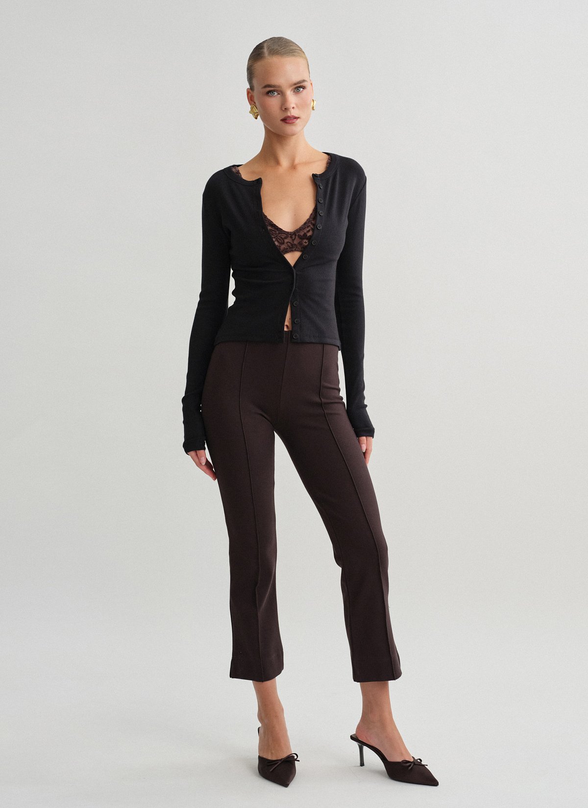 Capri trousers with slit-12