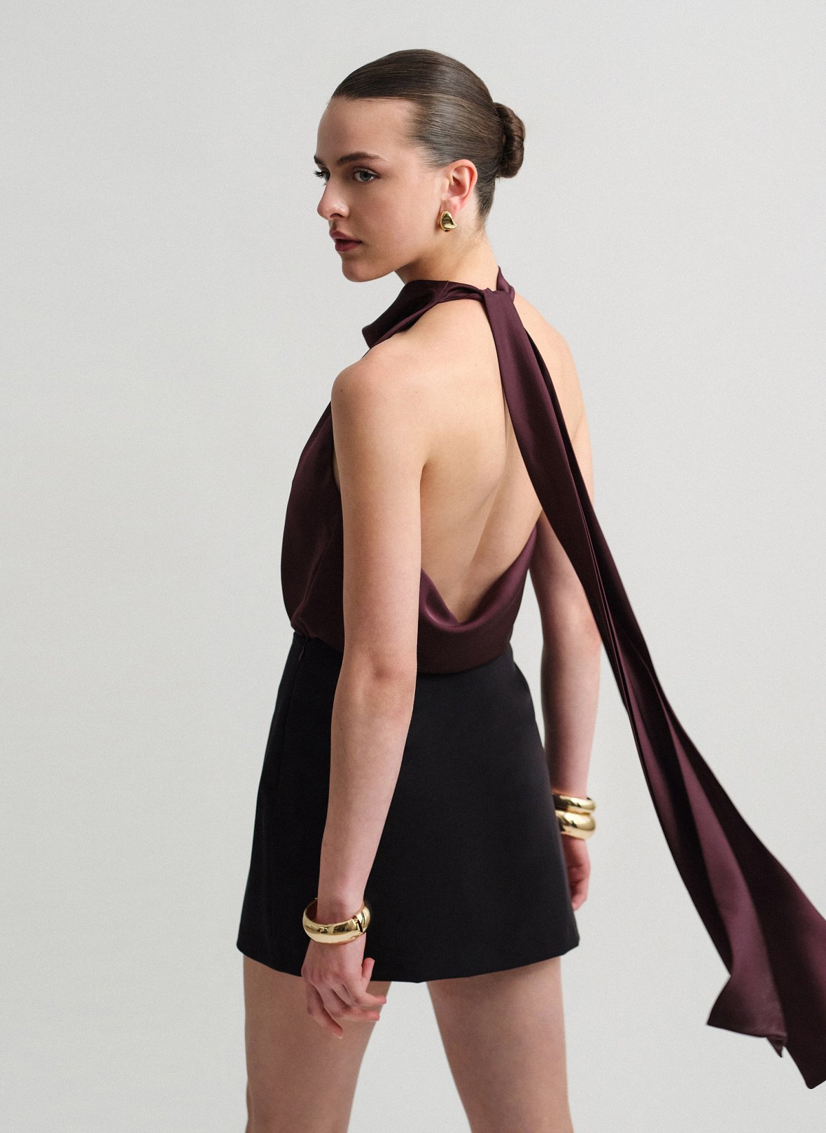 Γυναικείο σατέν halter τοπ με ανοιχτή ντραπέ πλάτη