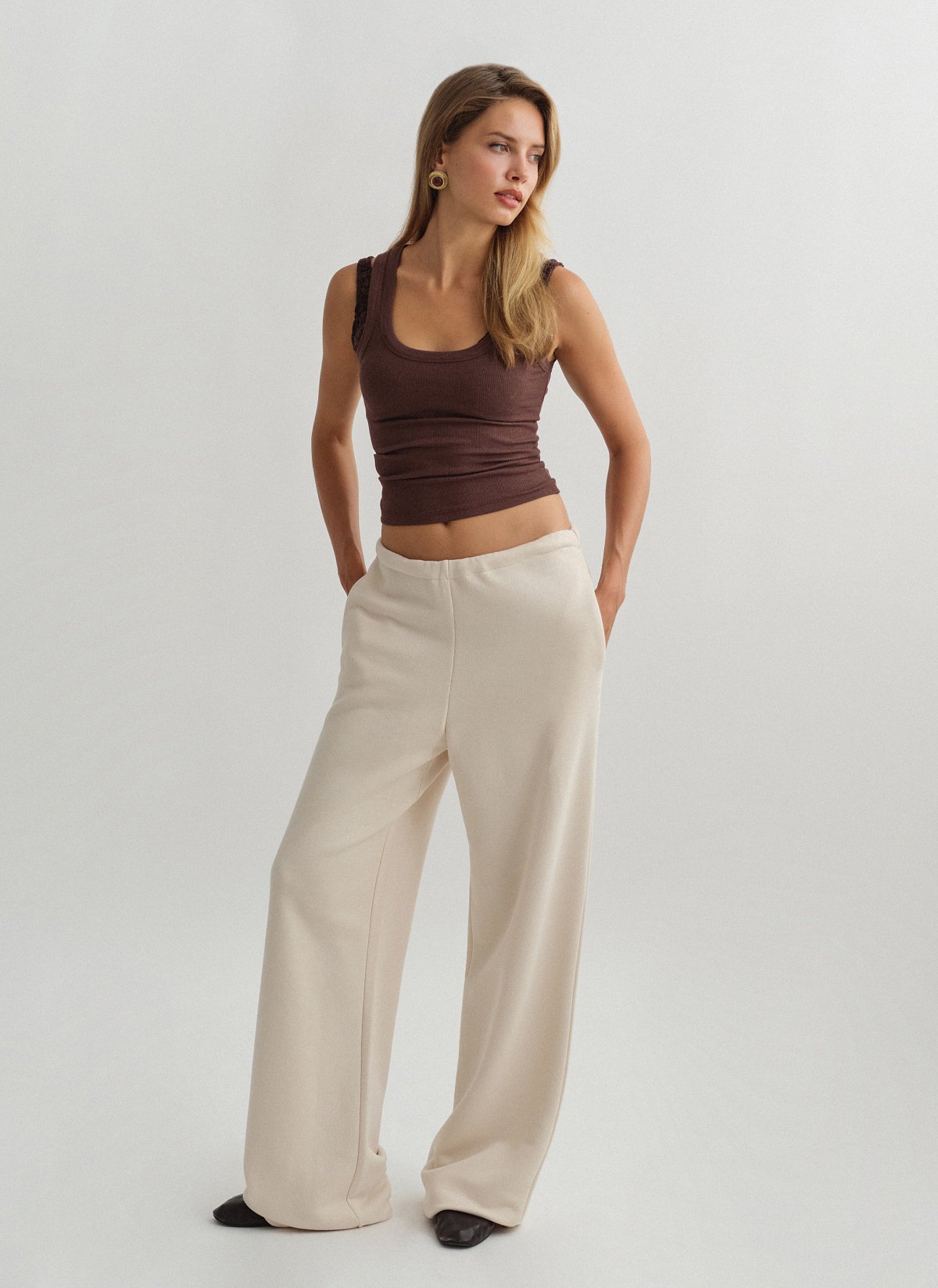 Γυναικείο ελαστικό παντελόνι φόρμας με κορδόνι στη μέση