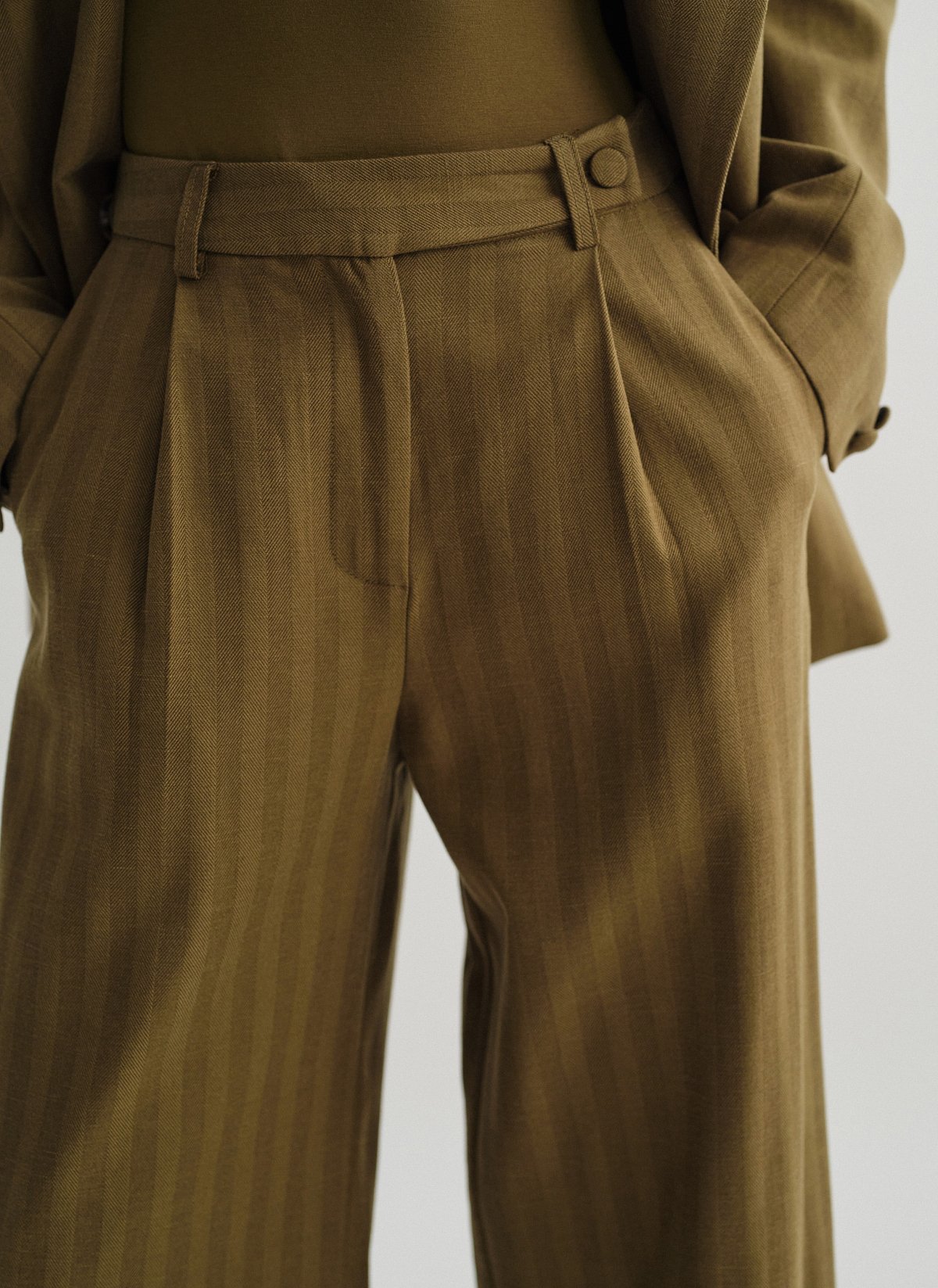 Υφασμάτινο παντελόνι με ρίγα-17