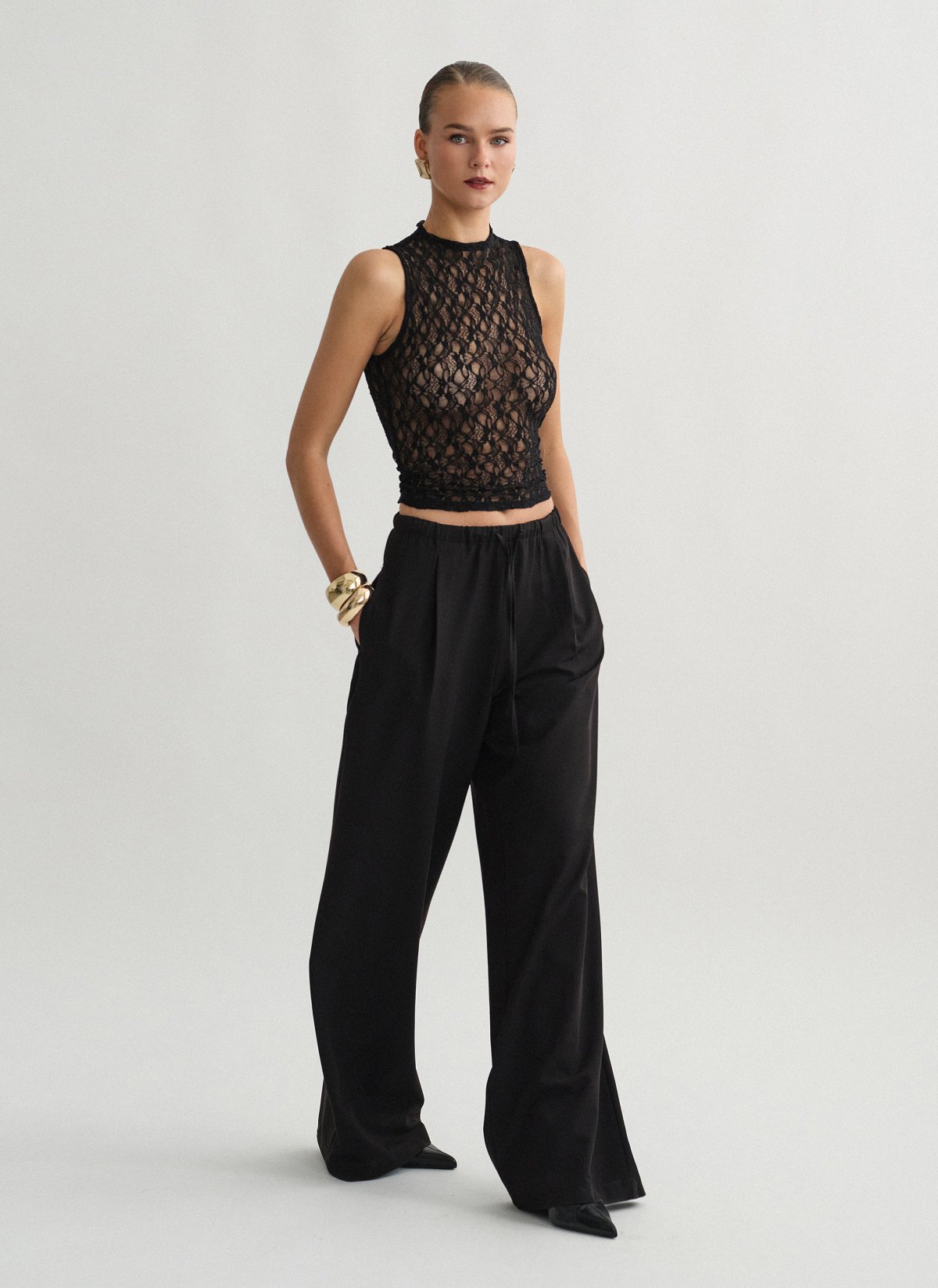 Textured trousers with elastic waistband-7