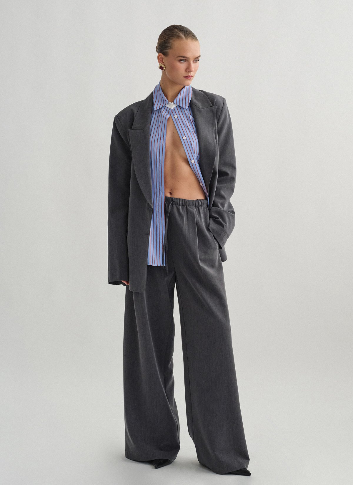 Textured trousers with elastic waistband-2