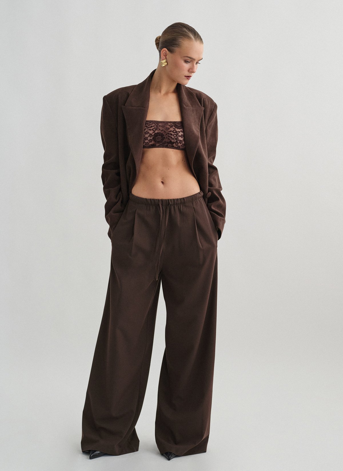 Textured trousers with elastic waistband-9