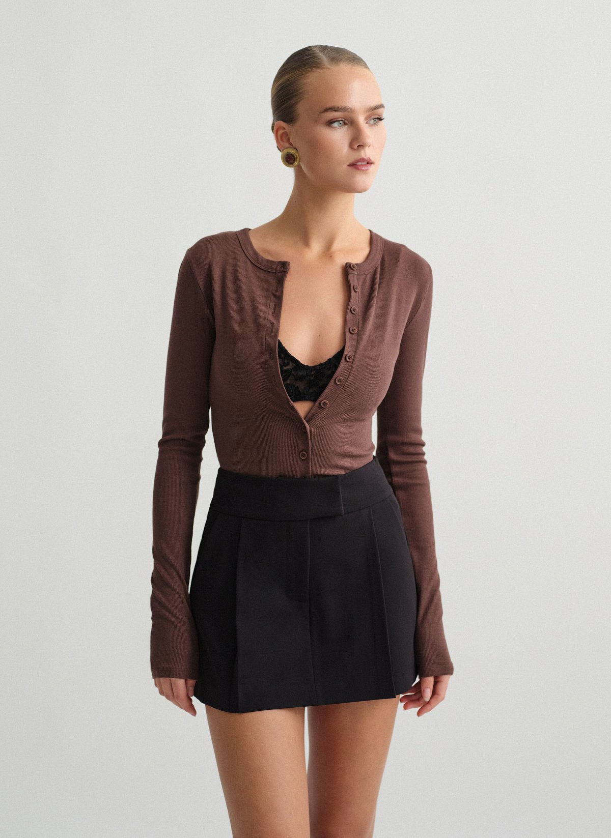 Γυναικεία υφασμάτινη παντελονόφουστα με πιέτες