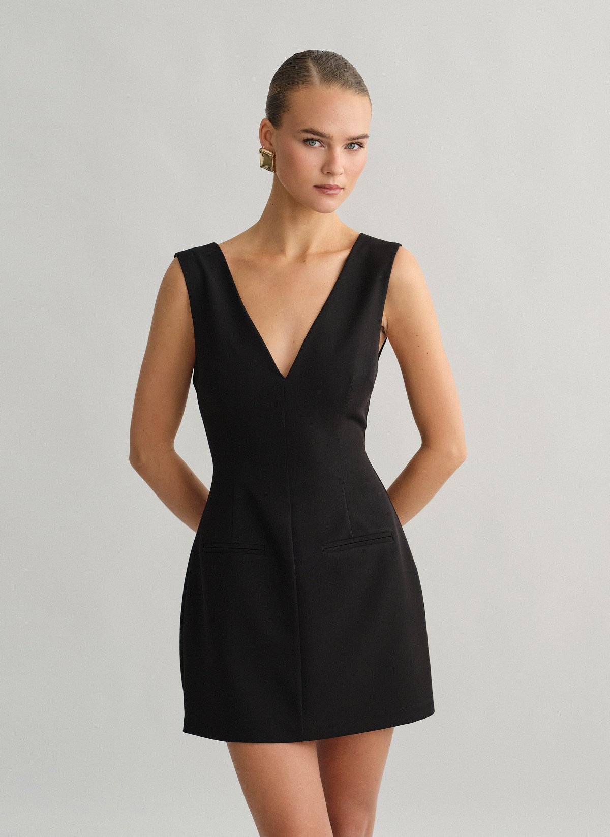 Γυναικείο αμάνικο υφασμάτινο μίνι φόρεμα,