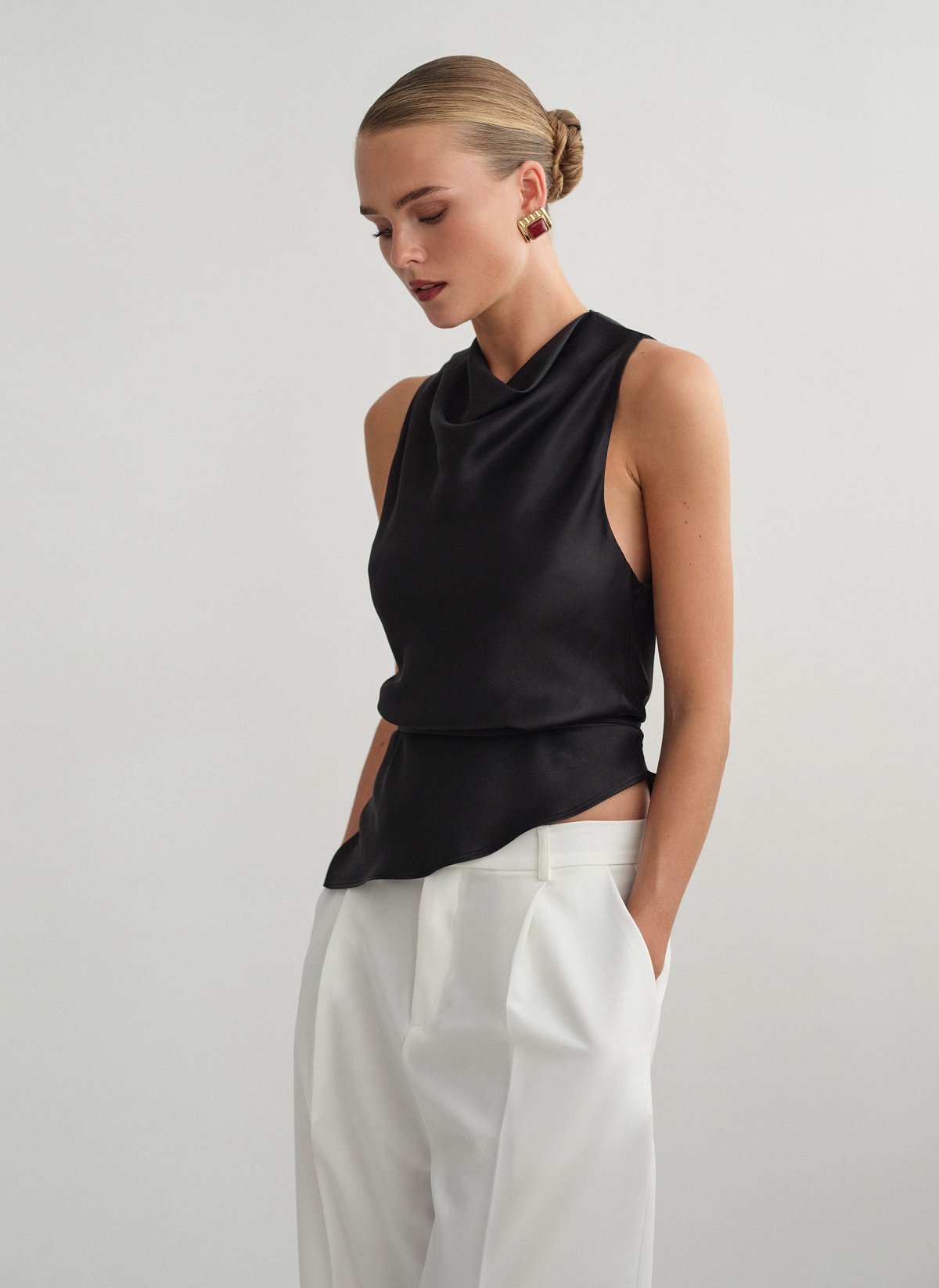 Γυναικείο ασύμμετρο σατέν τοπ