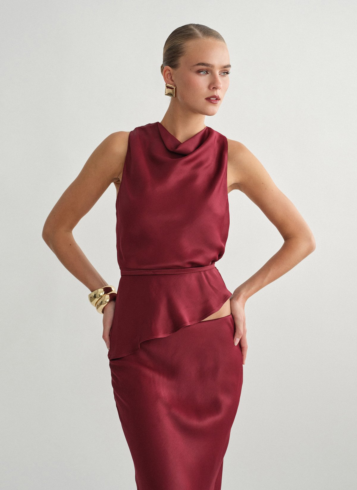 Γυναικείο ασύμμετρο σατέν τοπ