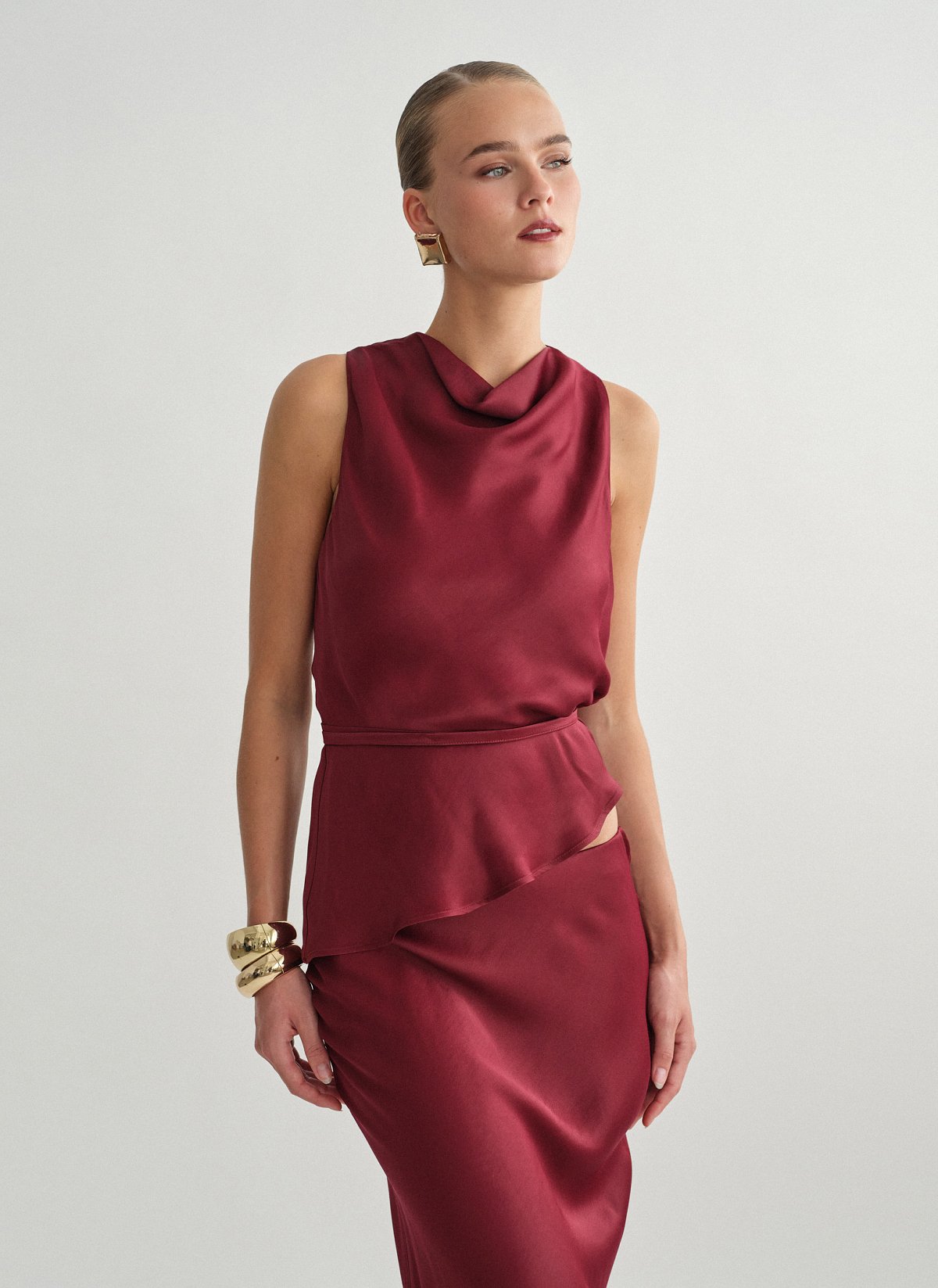 Γυναικείο ασύμμετρο σατέν τοπ