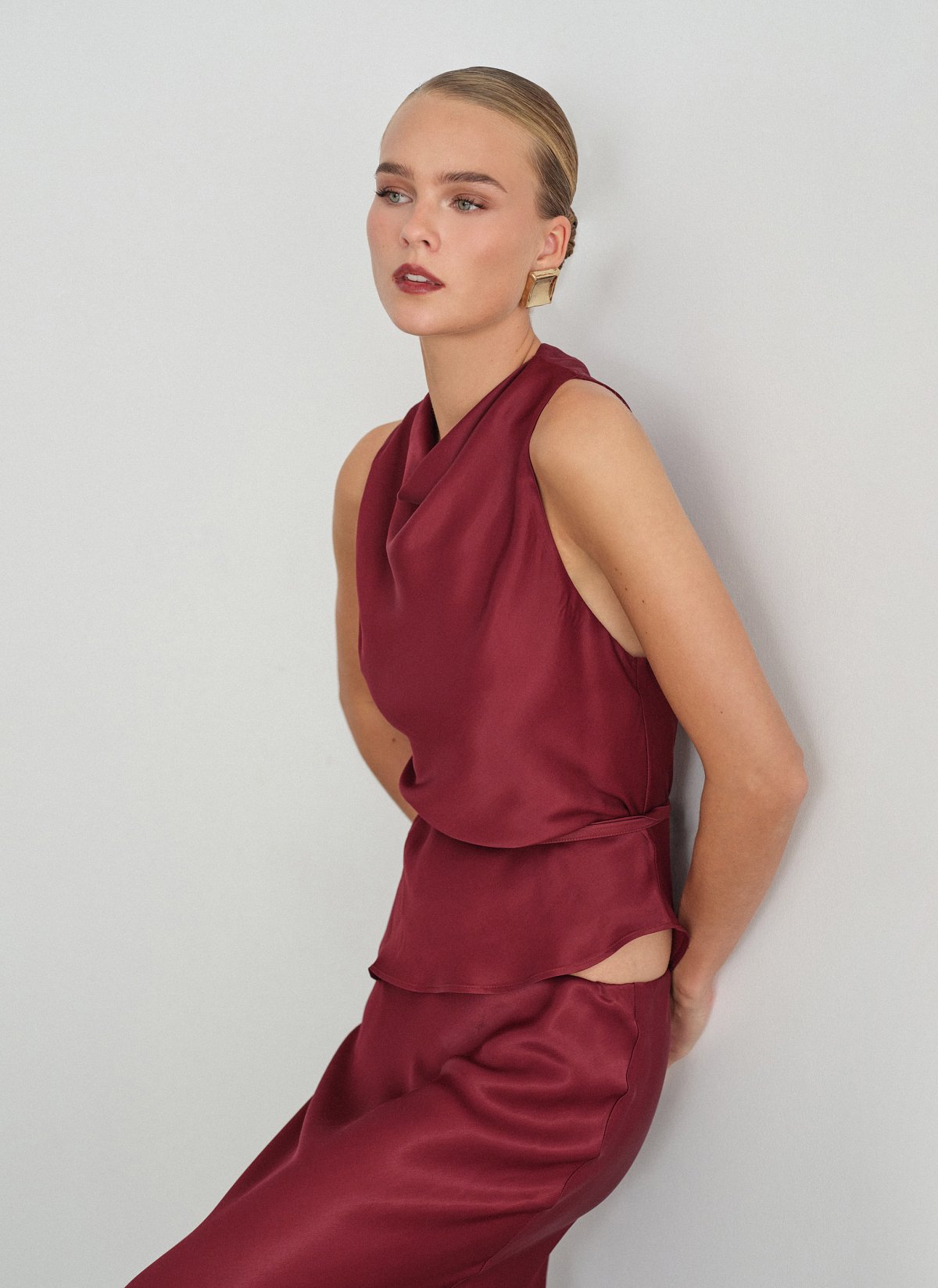 Γυναικείο ασύμμετρο σατέν τοπ