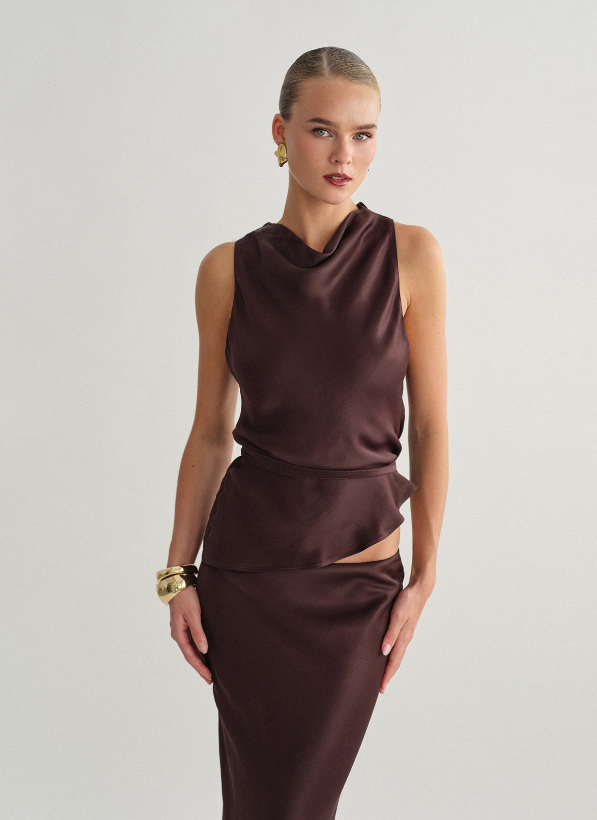 Γυναικείο ασύμμετρο σατέν τοπ