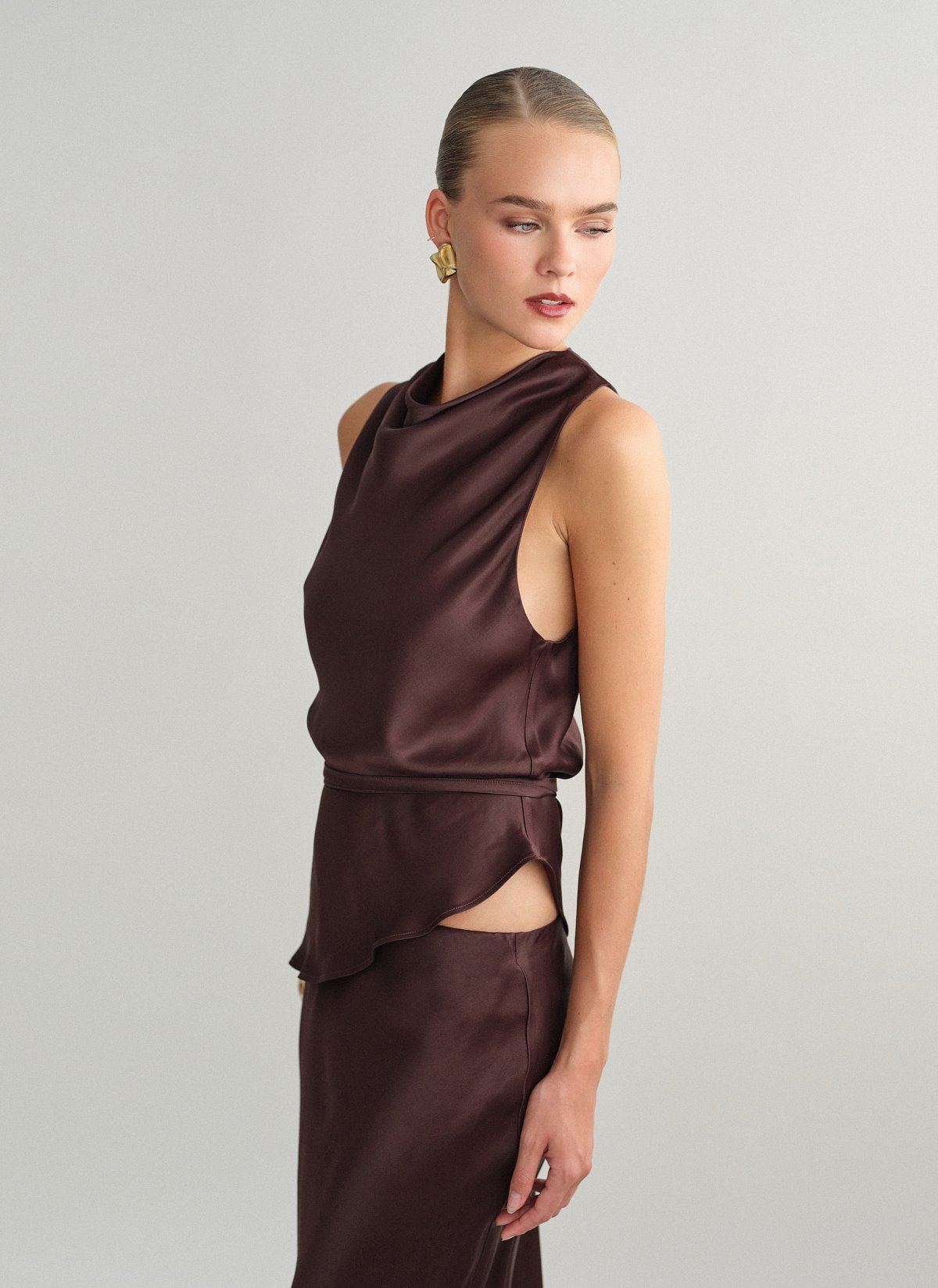 Γυναικείο ασύμμετρο σατέν τοπ