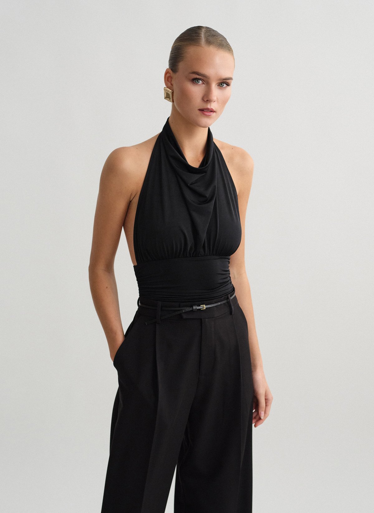 Ντραπέ κορμάκι με ανοιχτή πλάτη-8