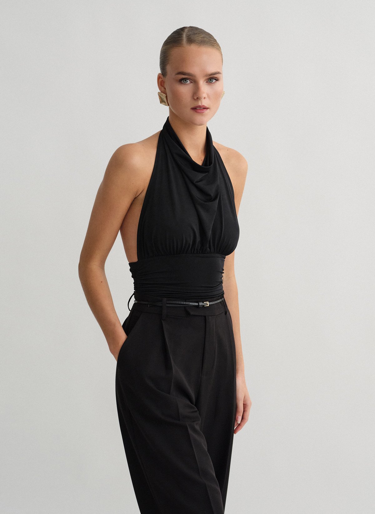 Ντραπέ κορμάκι με ανοιχτή πλάτη-6