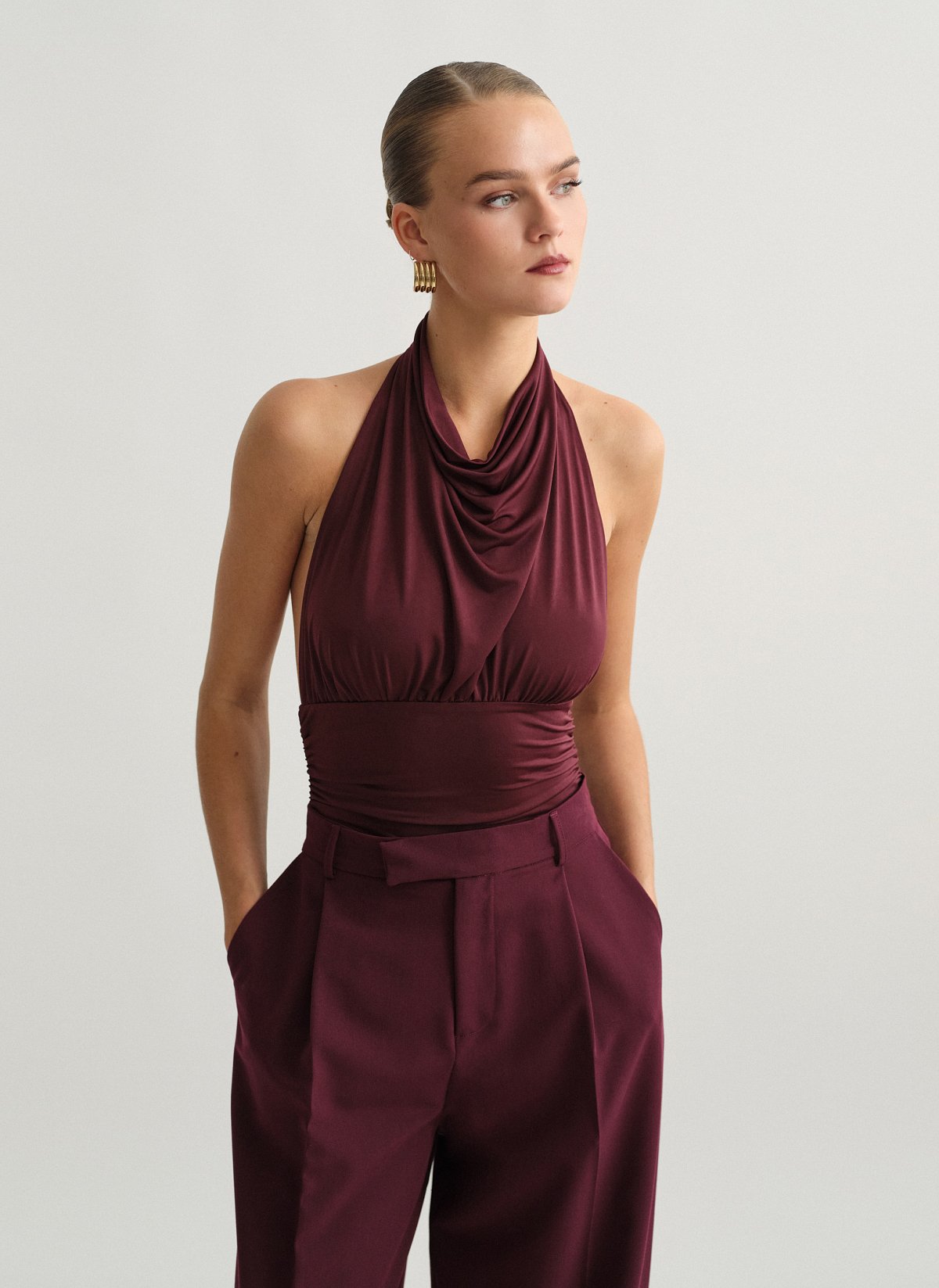 Ντραπέ κορμάκι με ανοιχτή πλάτη-3