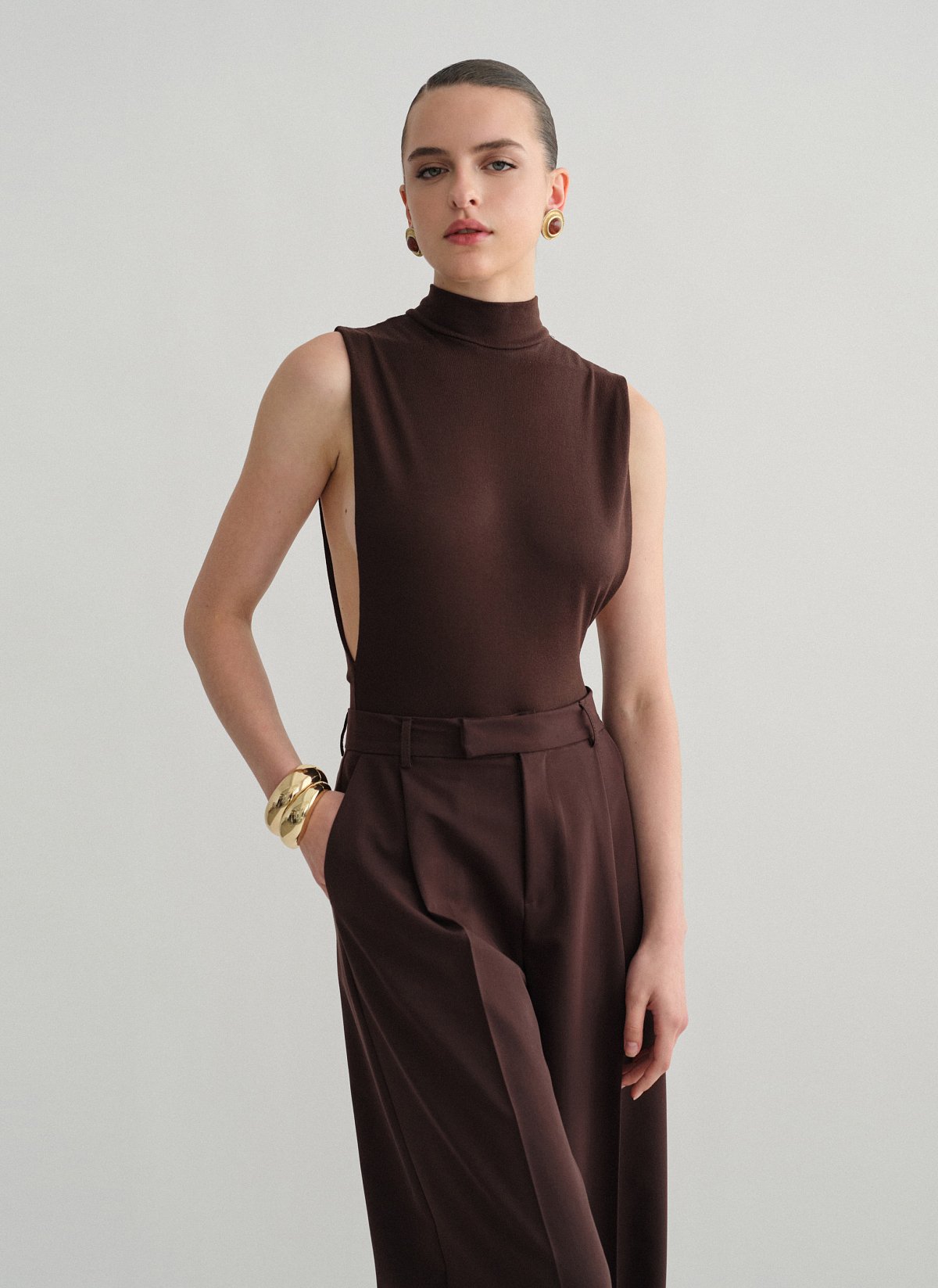 Γυναικείο αμάνικο κορμάκι ζιβάγκο σε ελαφριά πλέξη