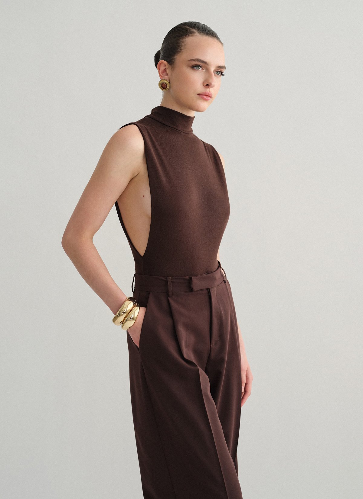 Γυναικείο αμάνικο κορμάκι ζιβάγκο σε ελαφριά πλέξη