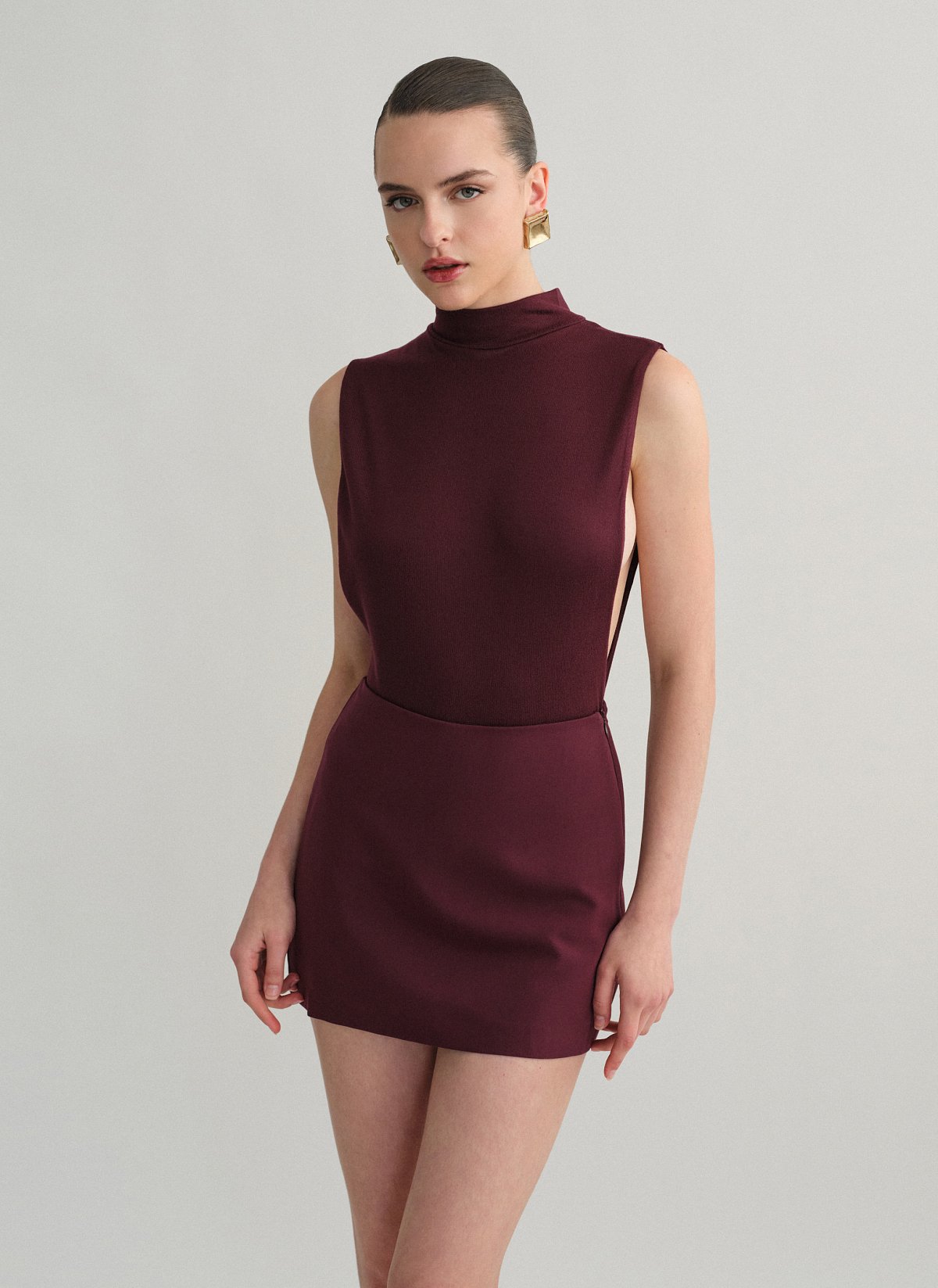 Γυναικείο αμάνικο κορμάκι ζιβάγκο σε ελαφριά πλέξη