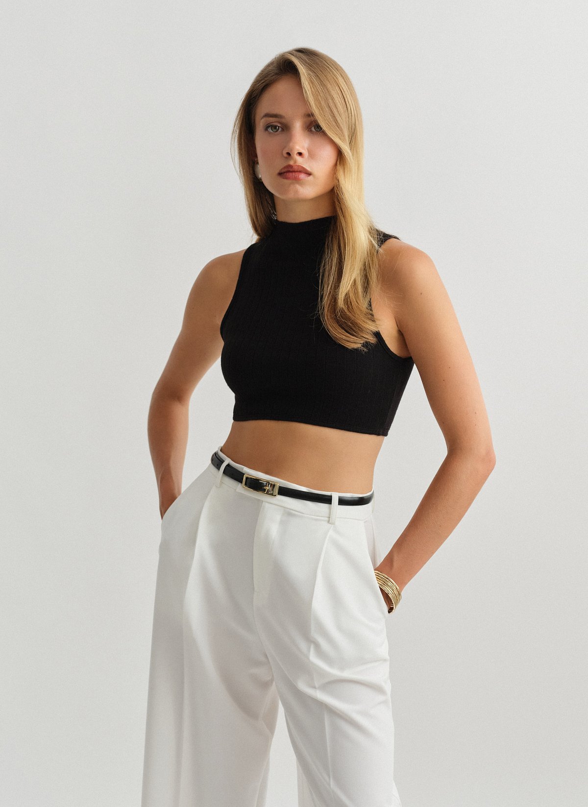 Γυναικείο αμάνικο ελαστικό πλεκτό ριπ crop τοπ