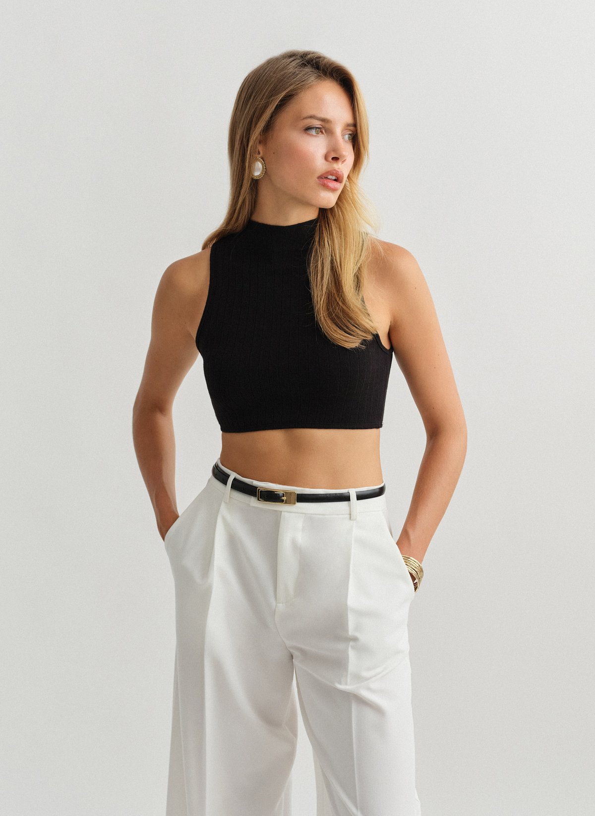 Γυναικείο αμάνικο ελαστικό πλεκτό ριπ crop τοπ