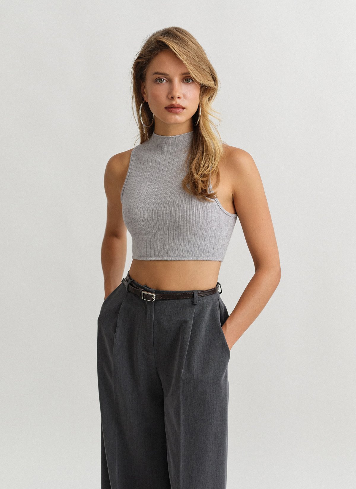 Γυναικείο αμάνικο ελαστικό πλεκτό ριπ crop τοπ