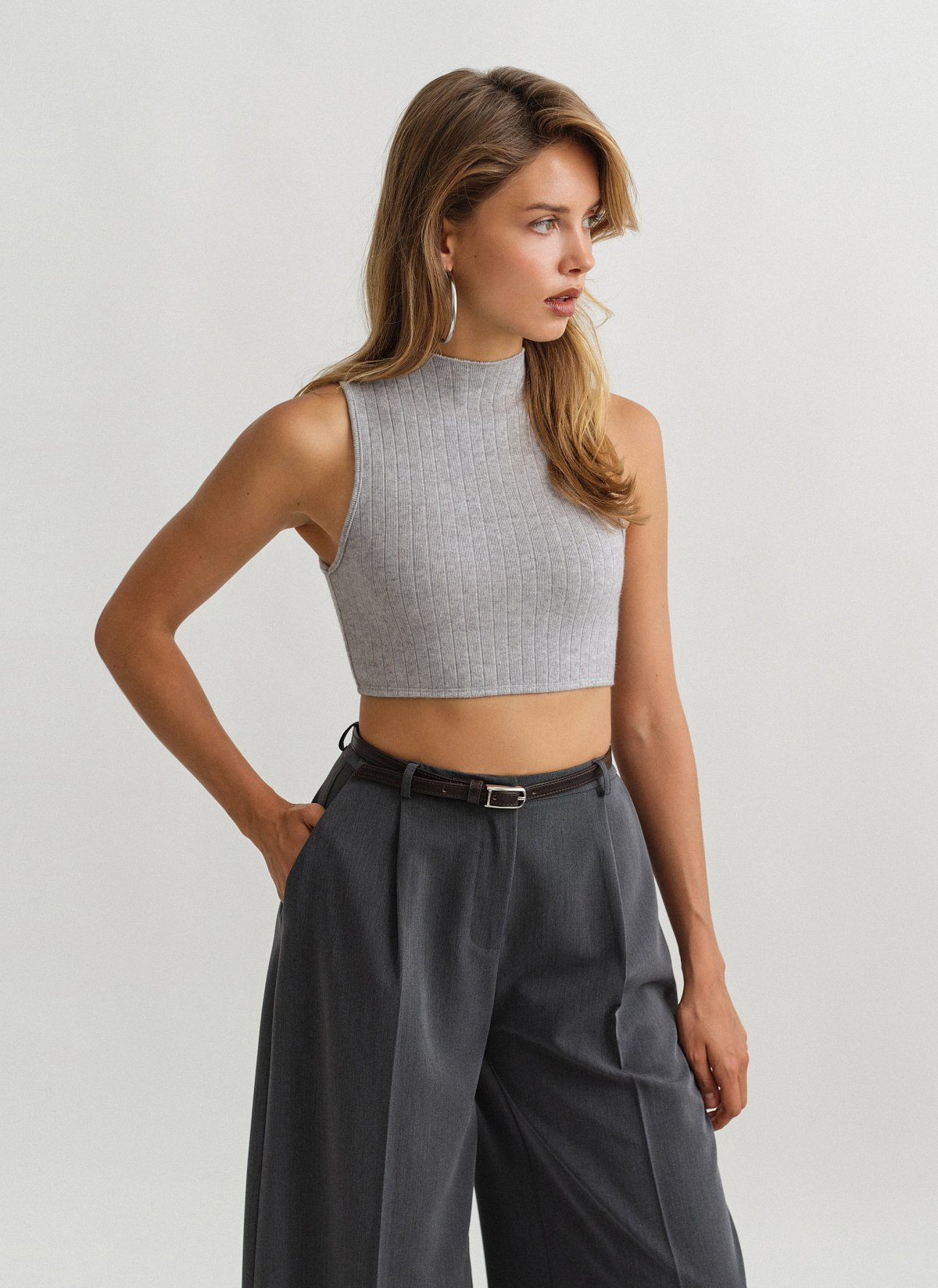 Γυναικείο αμάνικο ελαστικό πλεκτό ριπ crop τοπ