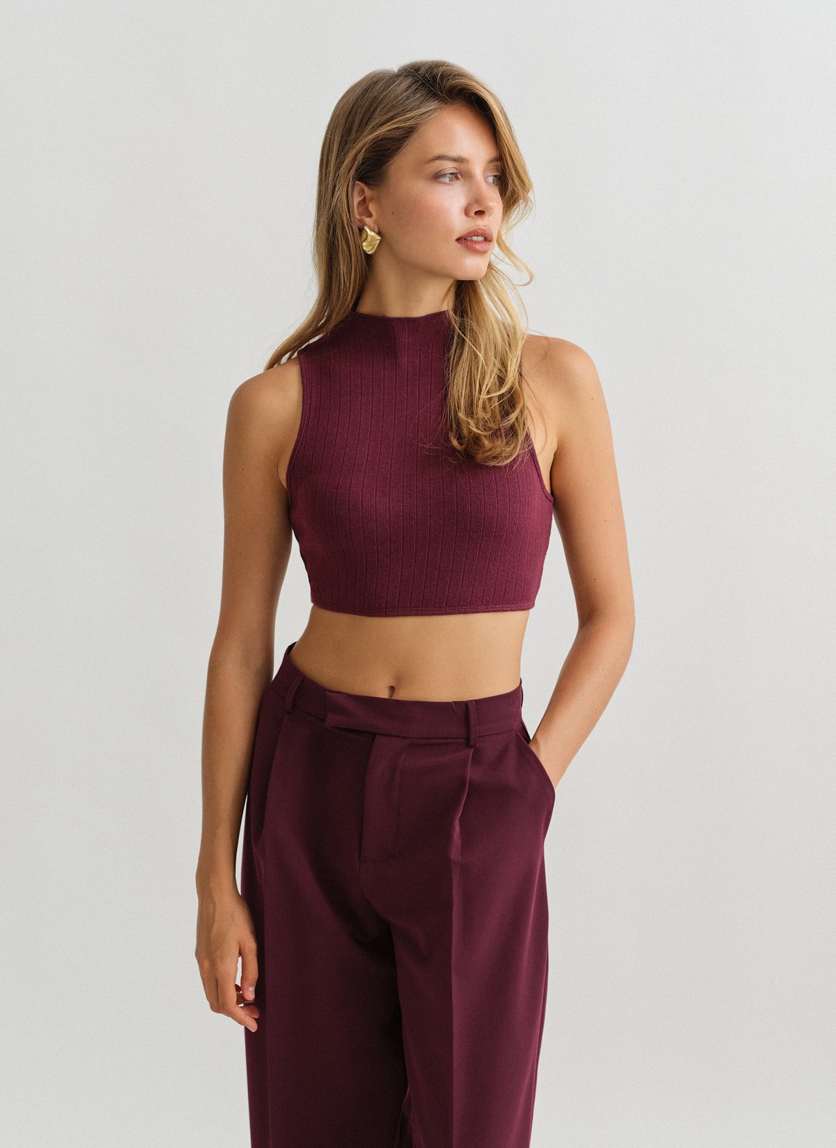 Γυναικείο αμάνικο ελαστικό πλεκτό ριπ crop τοπ