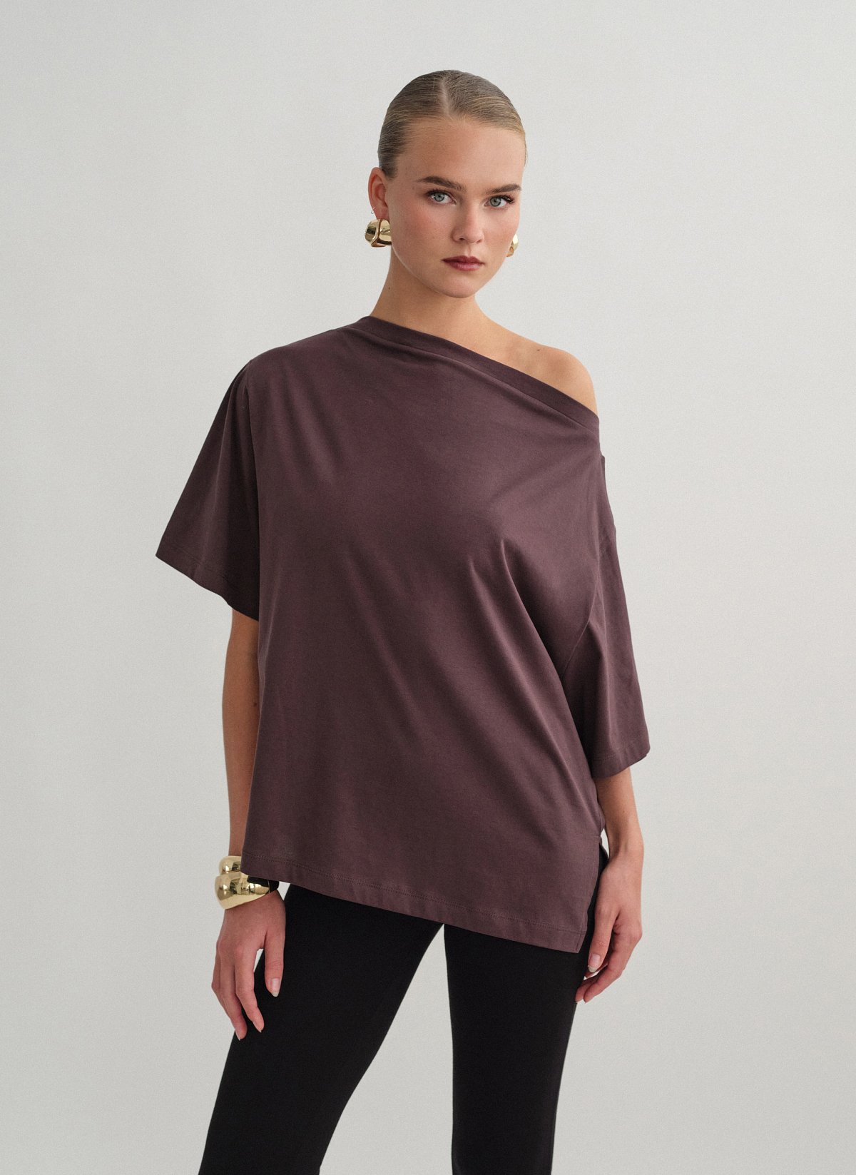 One-shoulder shortsleeve blouse-0