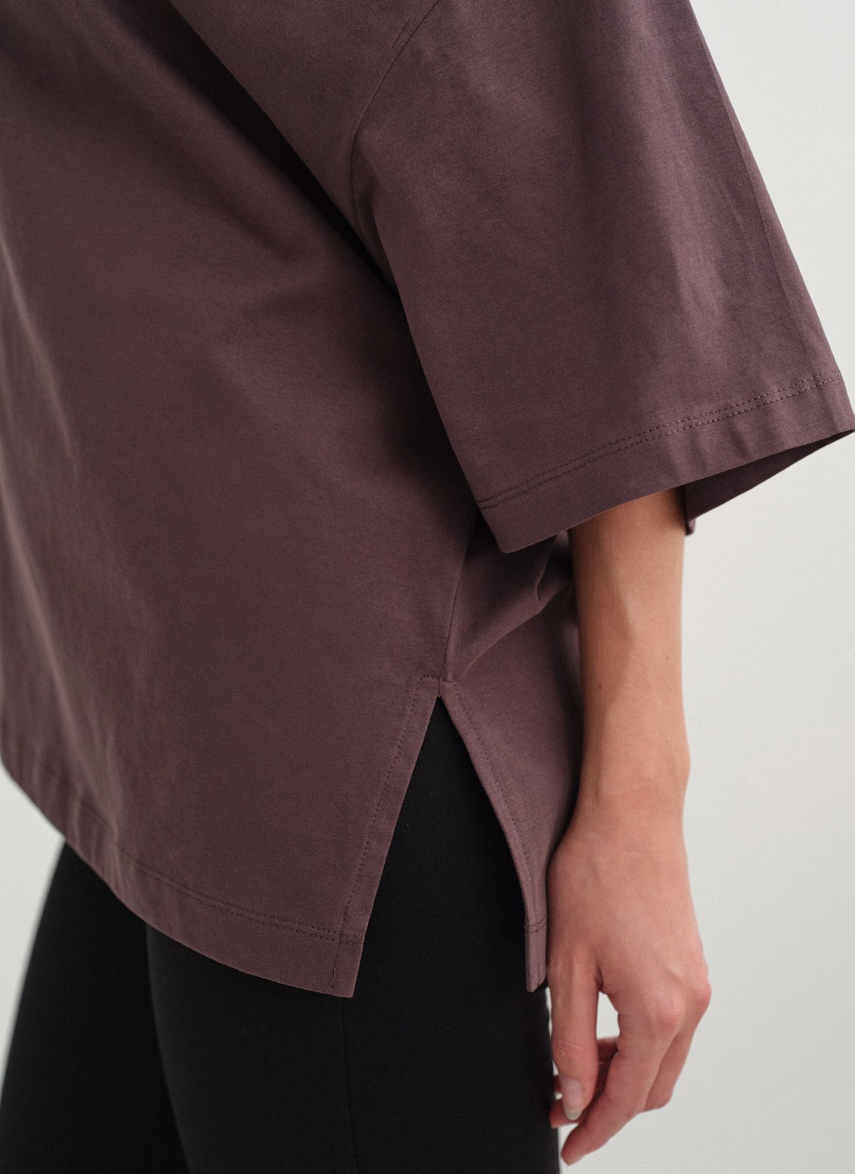 One-shoulder shortsleeve blouse-3