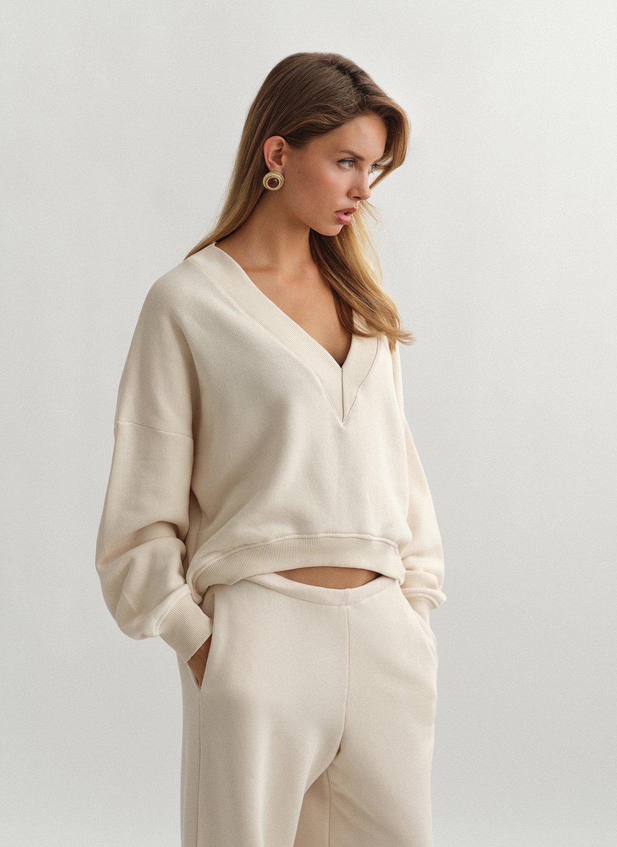 Γυναικείο μακρυμάνικο φούτερ με λαιμόκοψη V