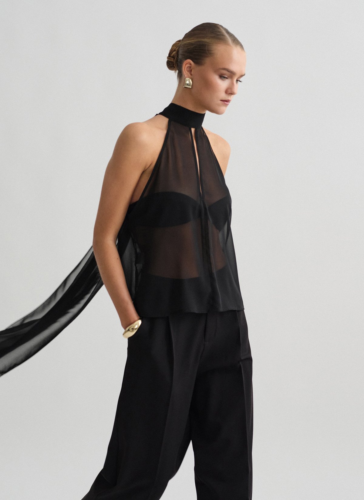 Γυναικεία αμάνικη ημιδιάφανη halter μπλούζα με δέσιμο στο λαιμό