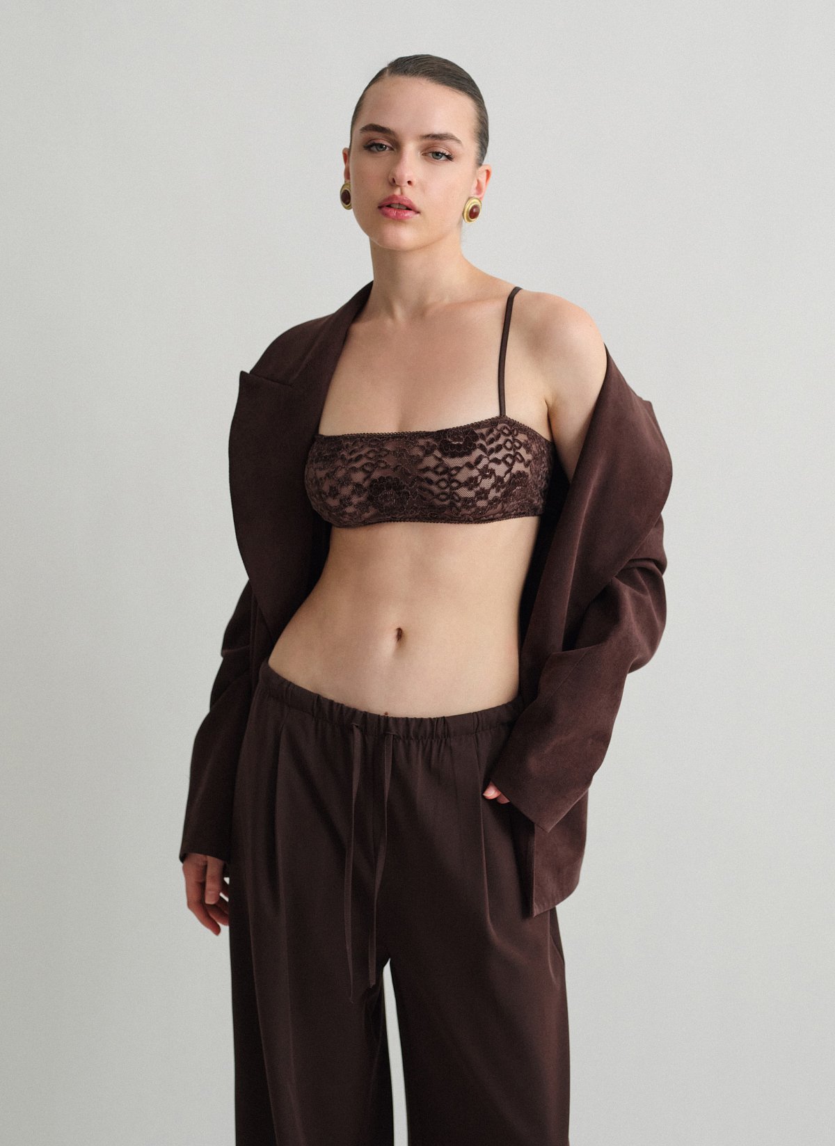 Γυναικείο crop τοπ δαντέλα με βελούδινη υφή