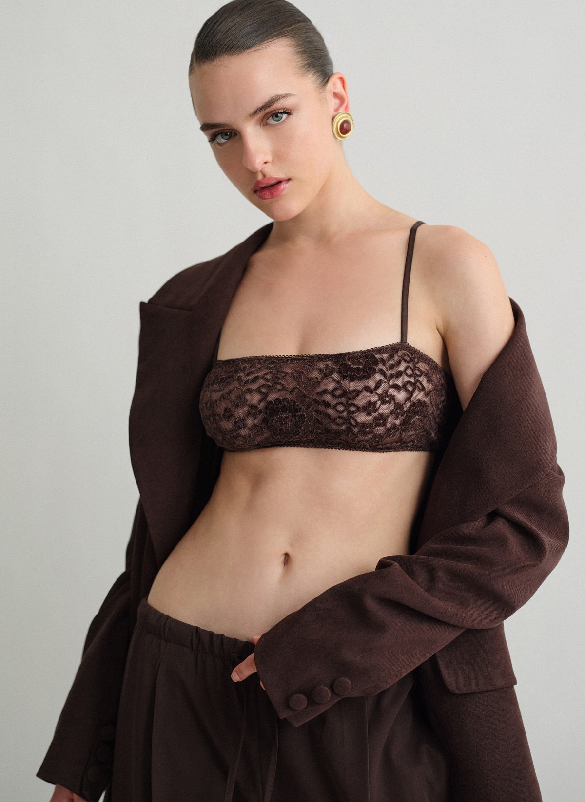 Γυναικείο crop τοπ δαντέλα με βελούδινη υφή