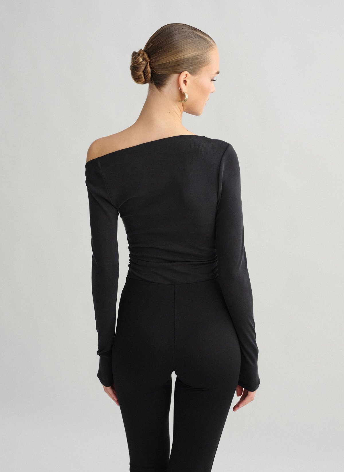 One-shoulder ριπ μπλούζα-2