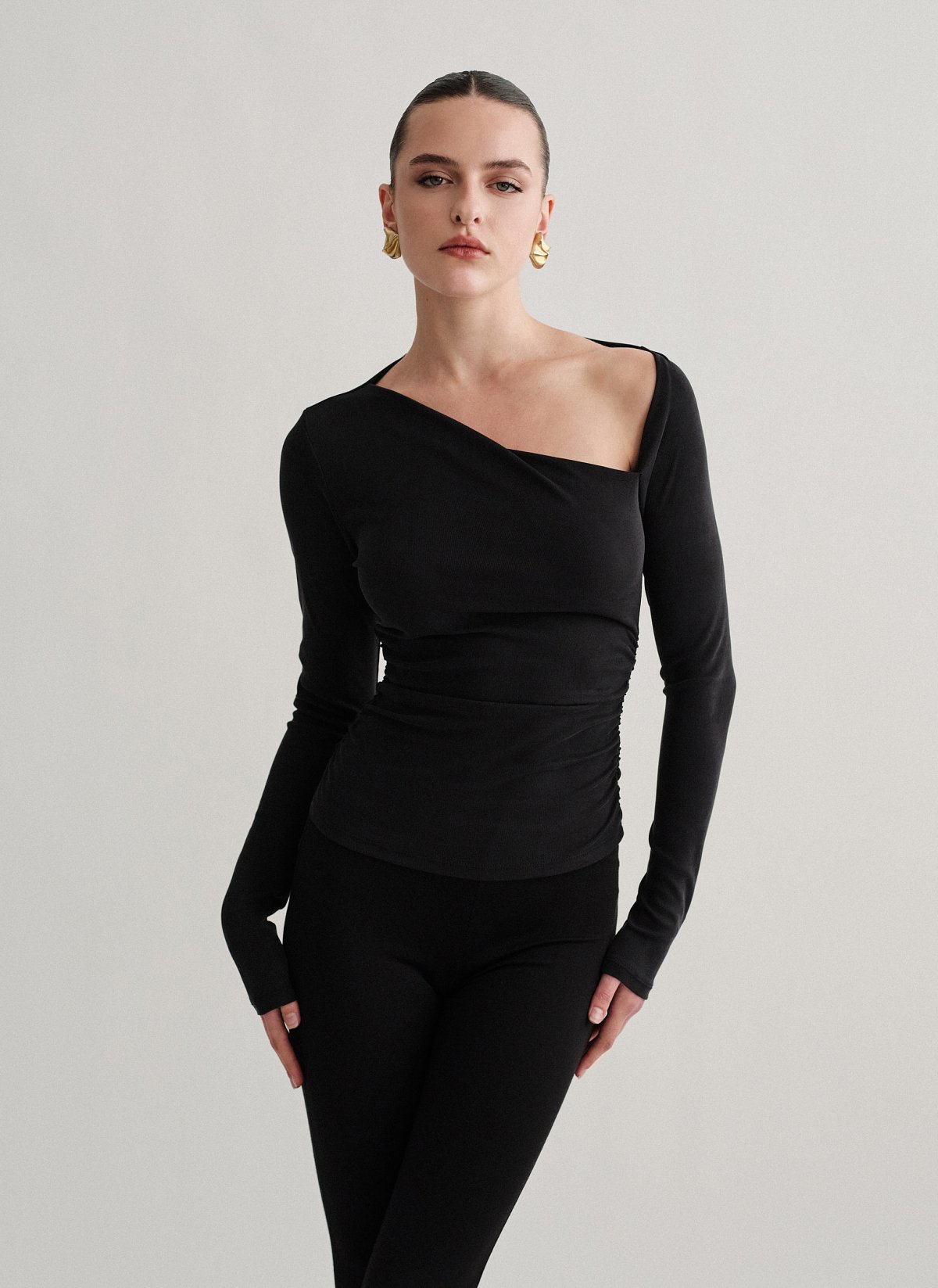 Γυναικεία one-shoulder ριπ μακρυμάνικη μπλούζα με ασύμμετρη λαιμόκοψη