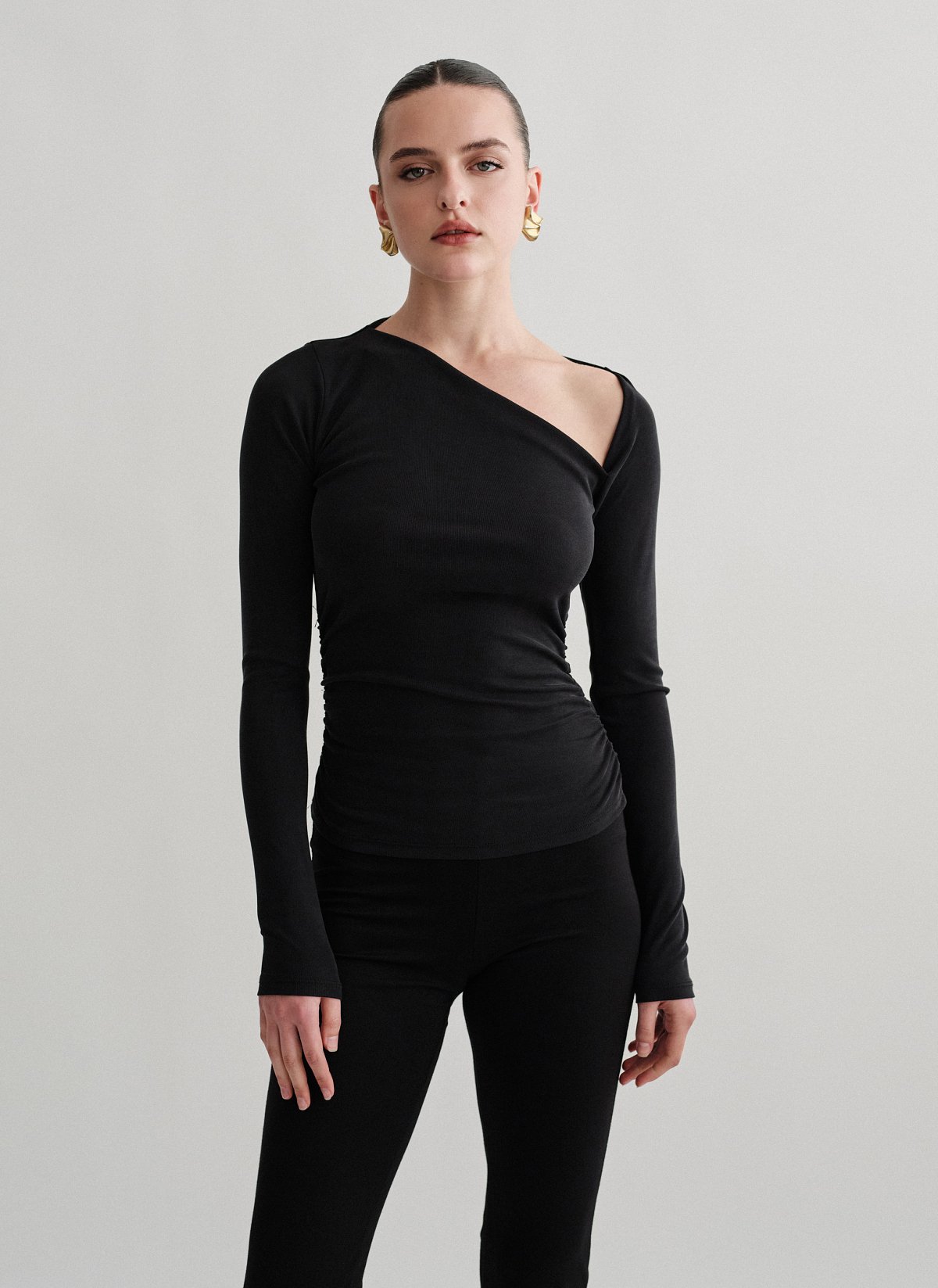 Γυναικεία one-shoulder ριπ μακρυμάνικη μπλούζα με ασύμμετρη λαιμόκοψη