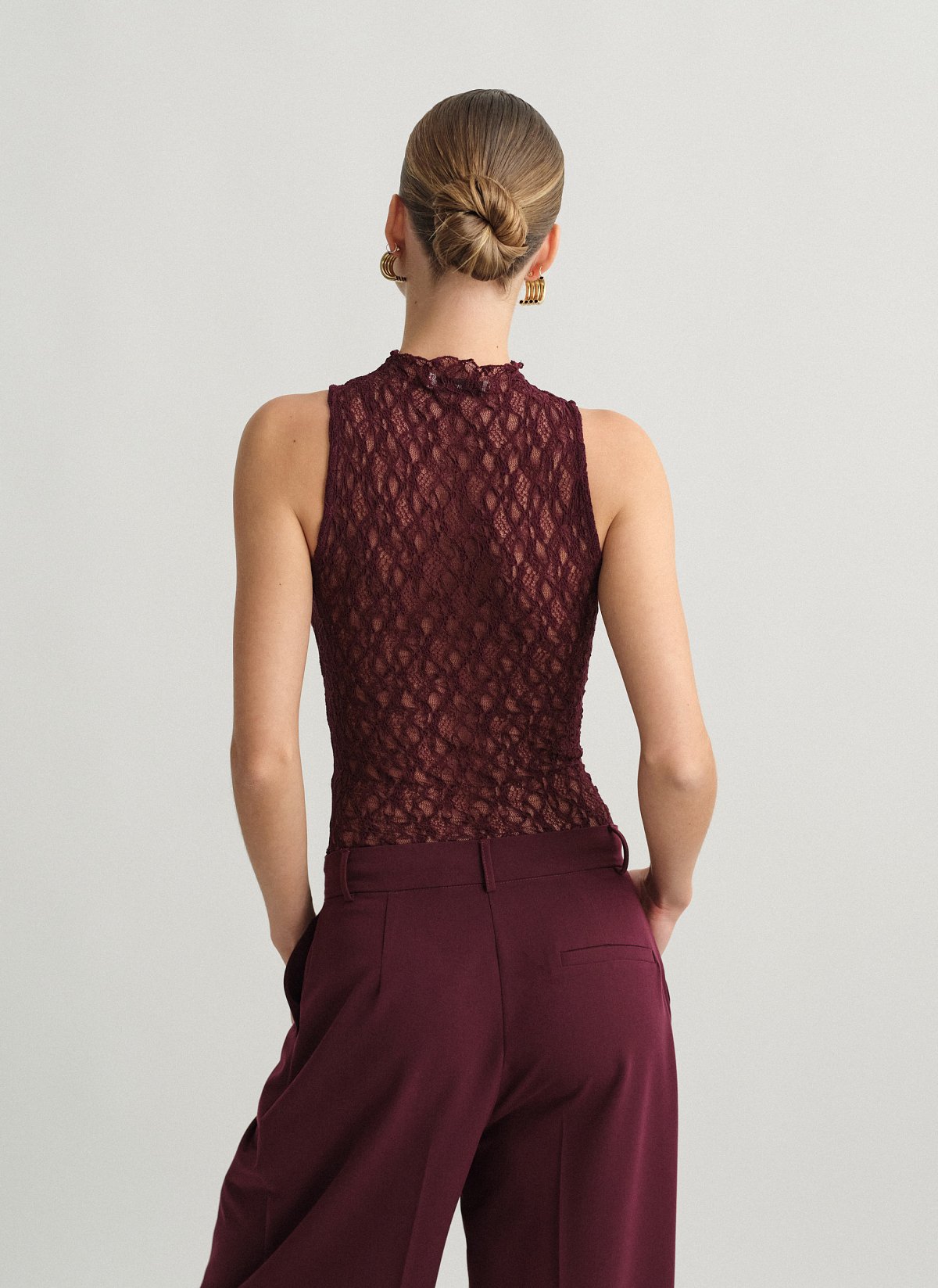 Αμάνικο τοπ δαντέλα με όρθιο γιακά-6