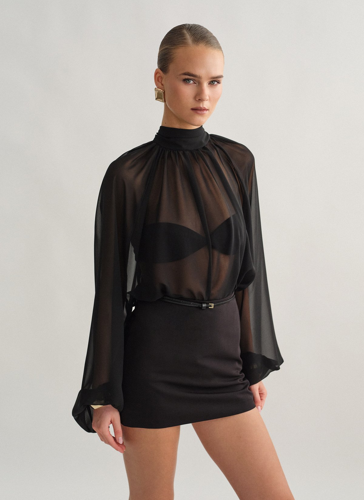 Γυναικείο μακρυμάνικο ημιδιάφανο μίνι φόρεμα με δέσιμο στον λαιμό