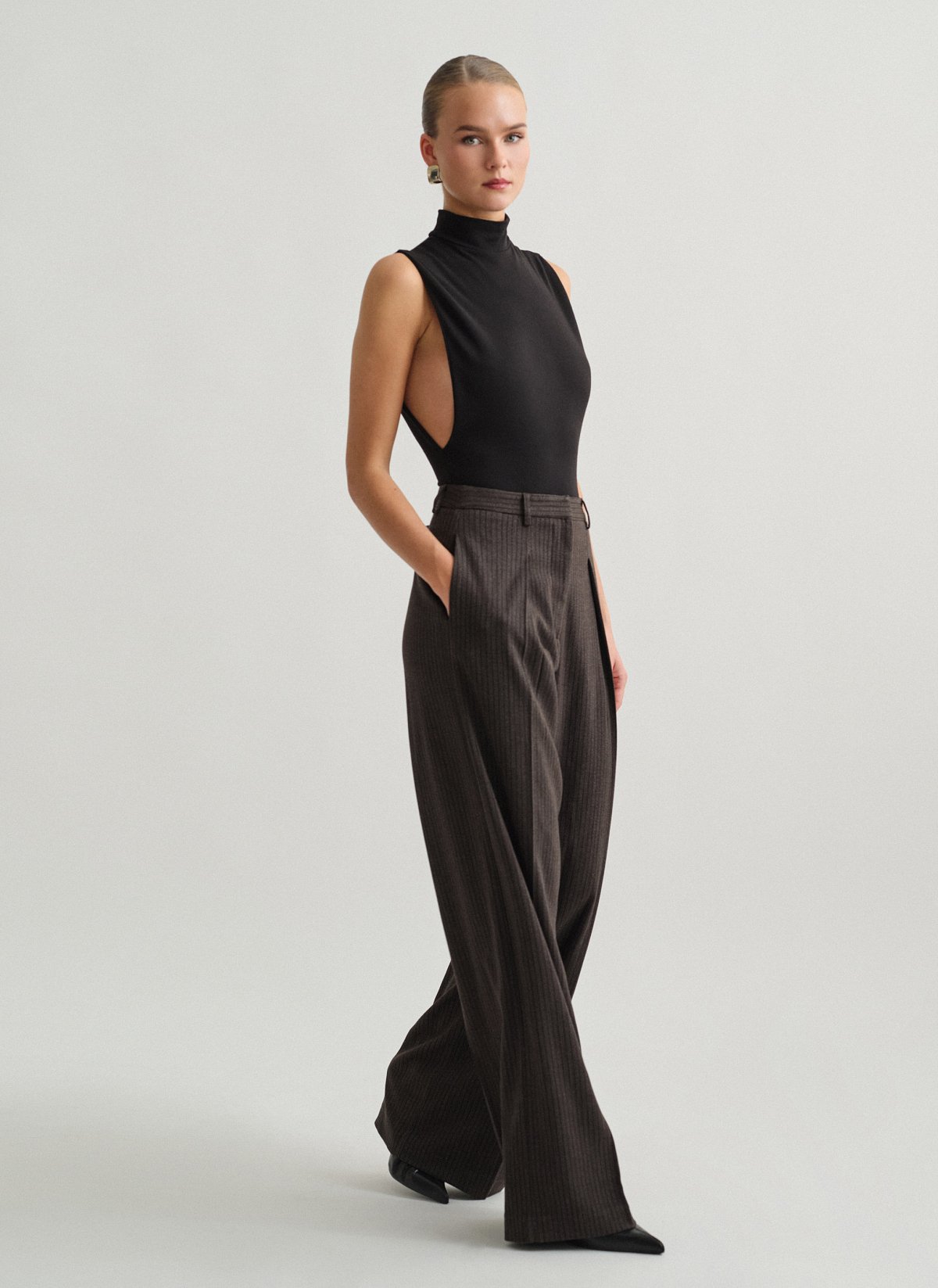 Γυναικείο ριγέ υφασμάτινο παντελόνι με πλεκτή υφή