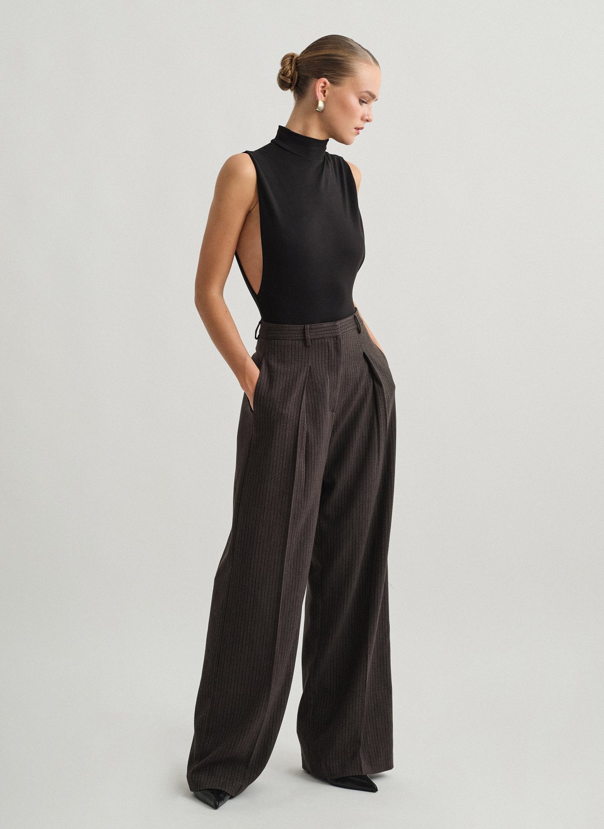 Γυναικείο ριγέ υφασμάτινο παντελόνι με πλεκτή υφή